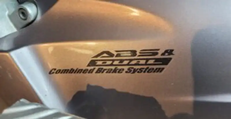 Honda ST 1300 - foto 2