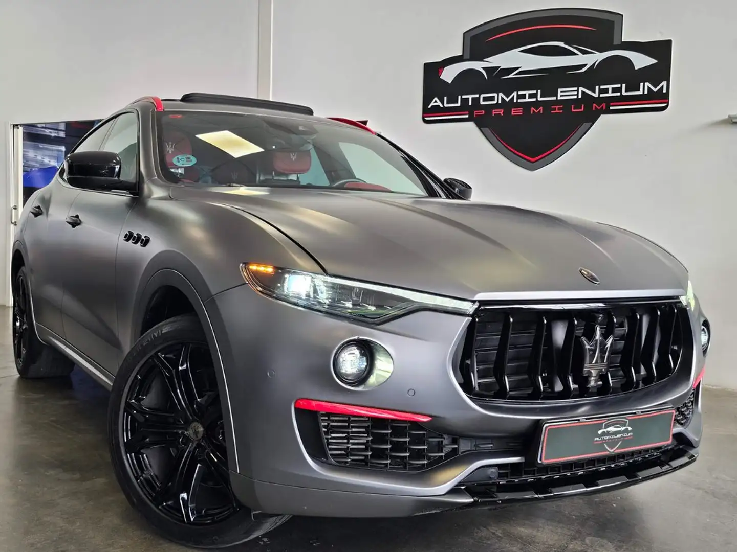 Maserati Levante V6 350 HP AWD Gris - 1