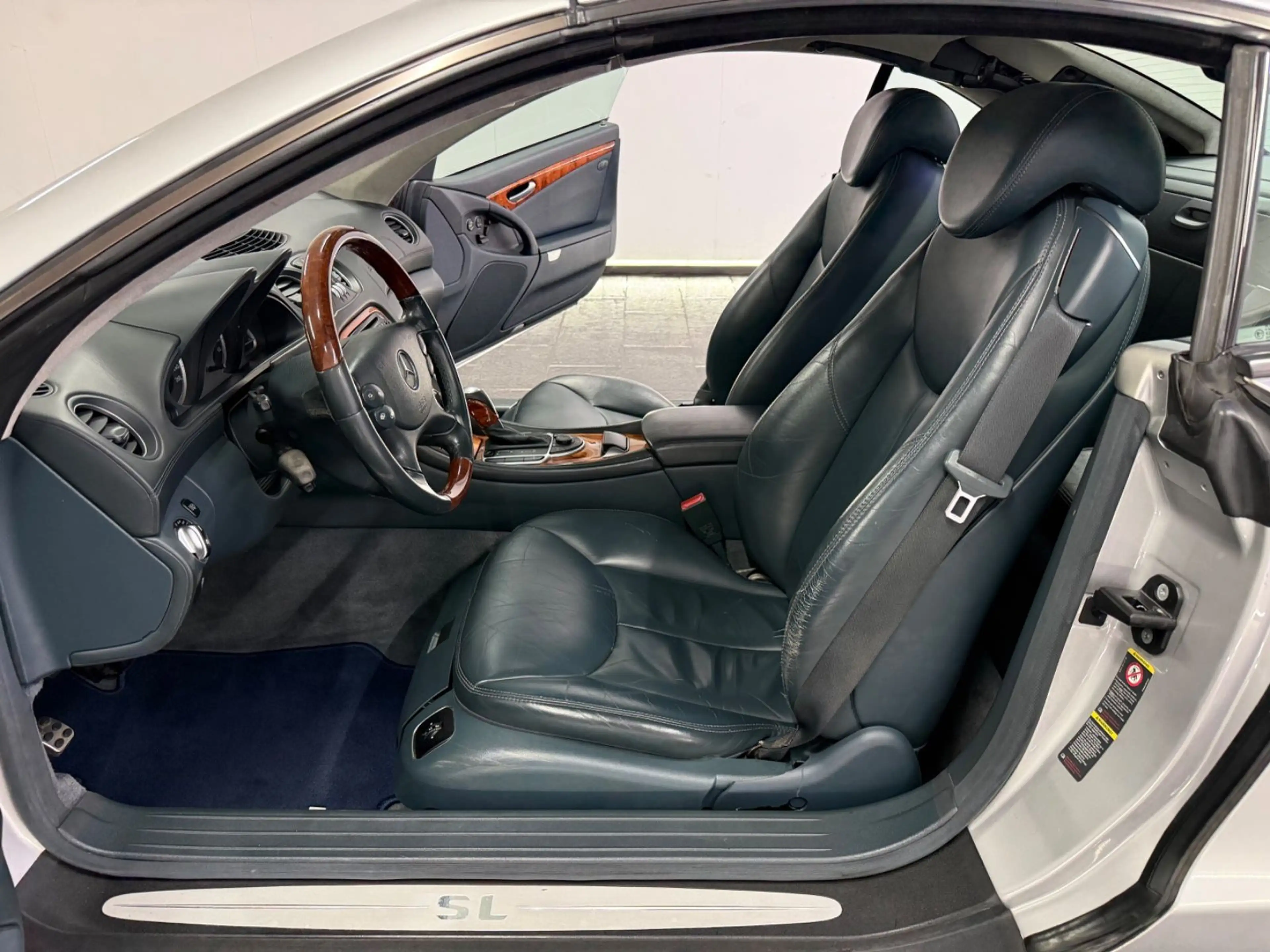 Mercedes-Benz SL 500 TEMPO MEMORY AMG-ALU 2xPDC BIXENON LEDER — photo 8