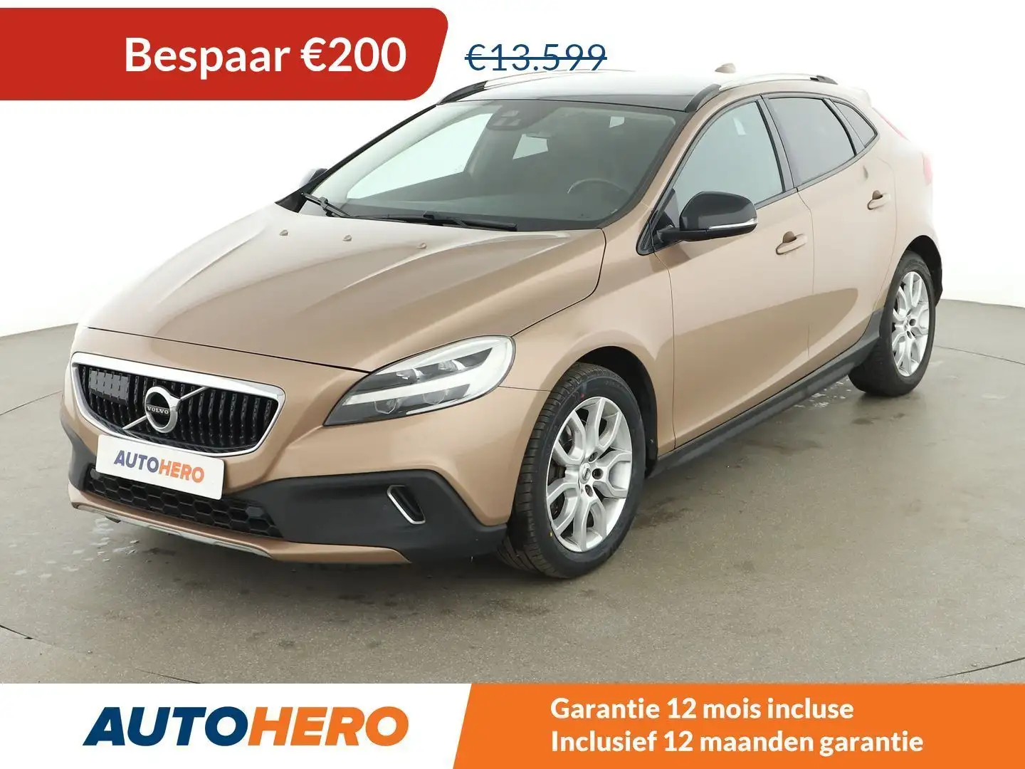 Volvo V40 Cross Country 2.0 D3 Summum Beige - 1