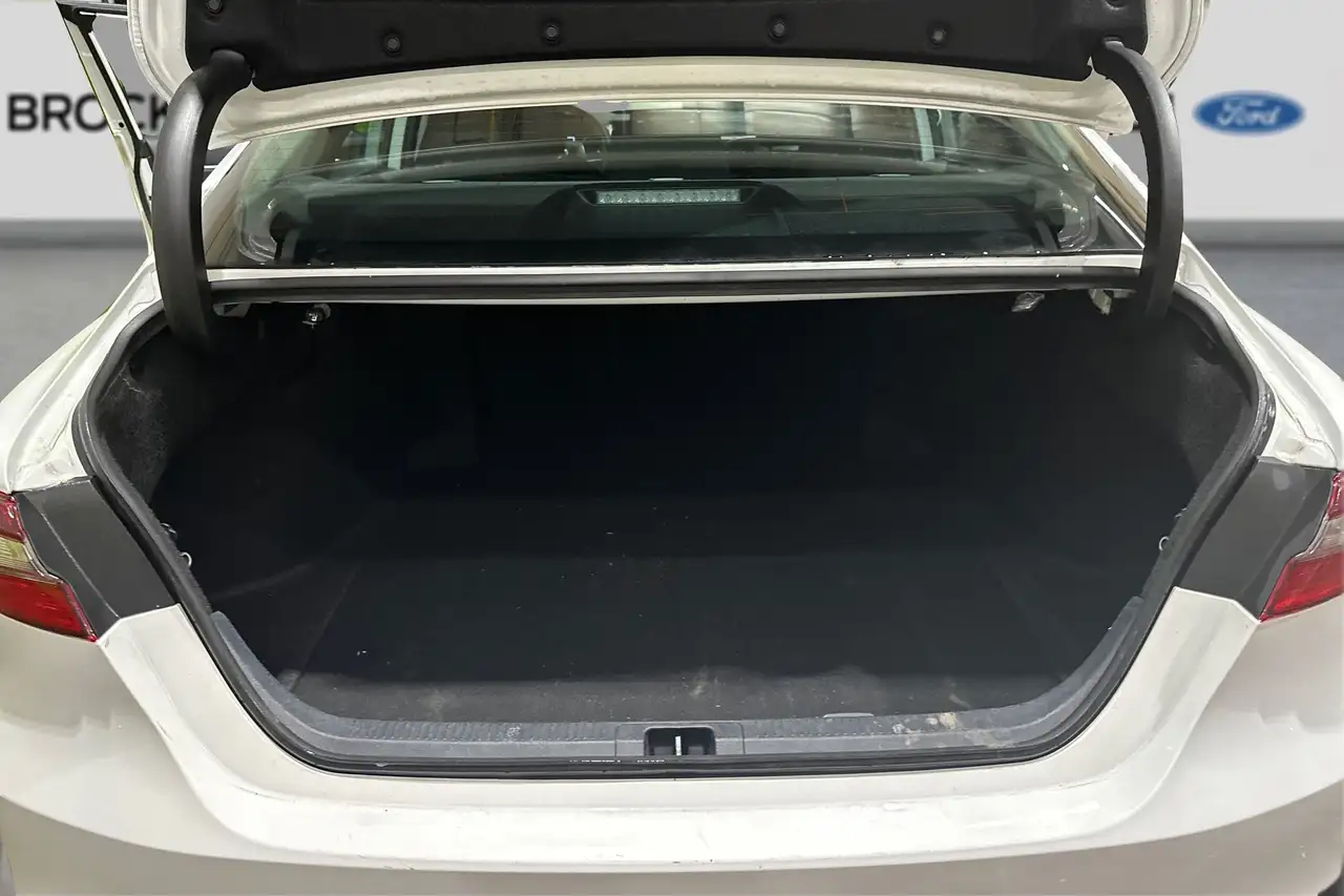 Toyota Camry снимка Toyota Camry