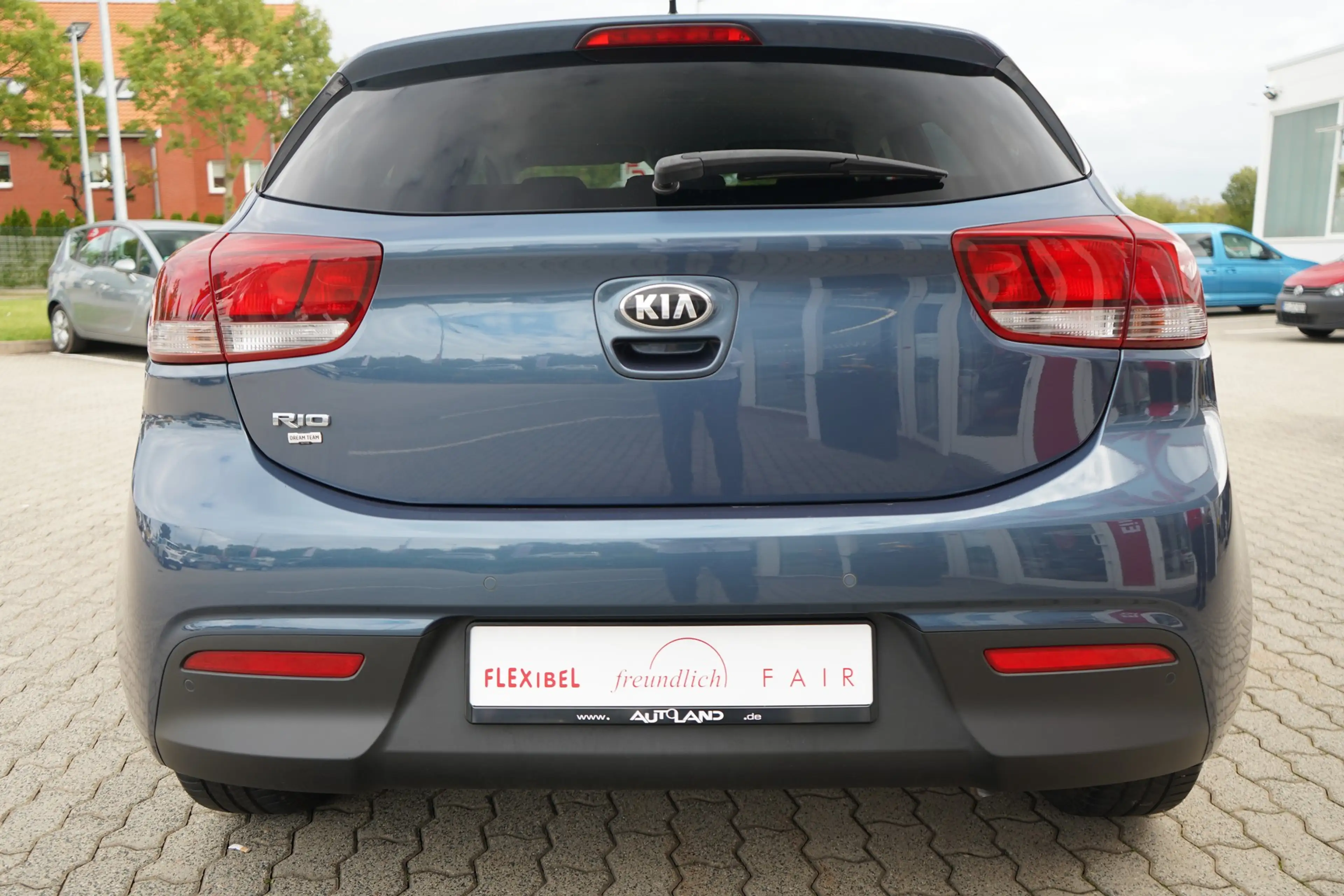 Kia Rio 1.2 Dream Team — photo 7
