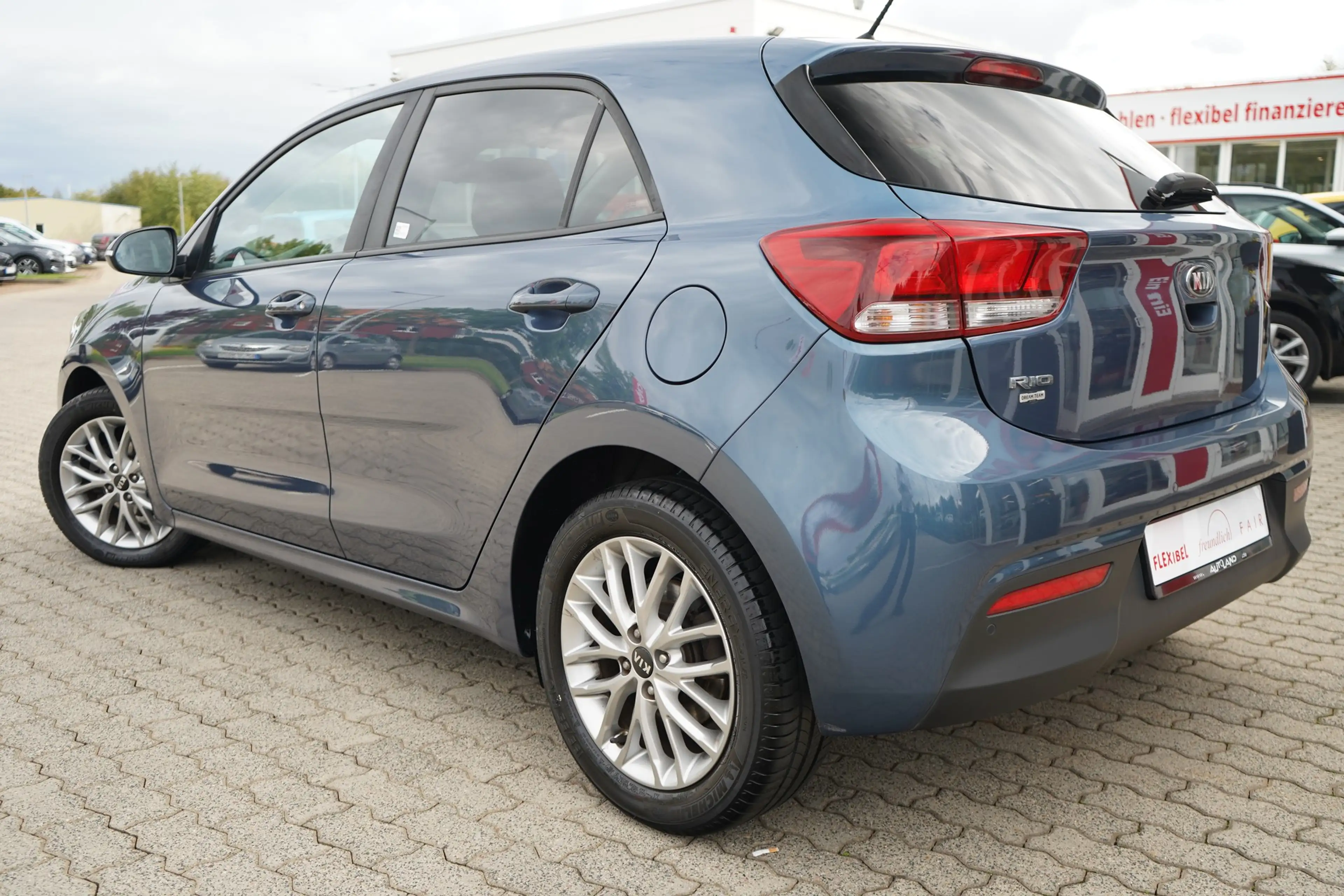 Kia Rio 1.2 Dream Team — photo 14