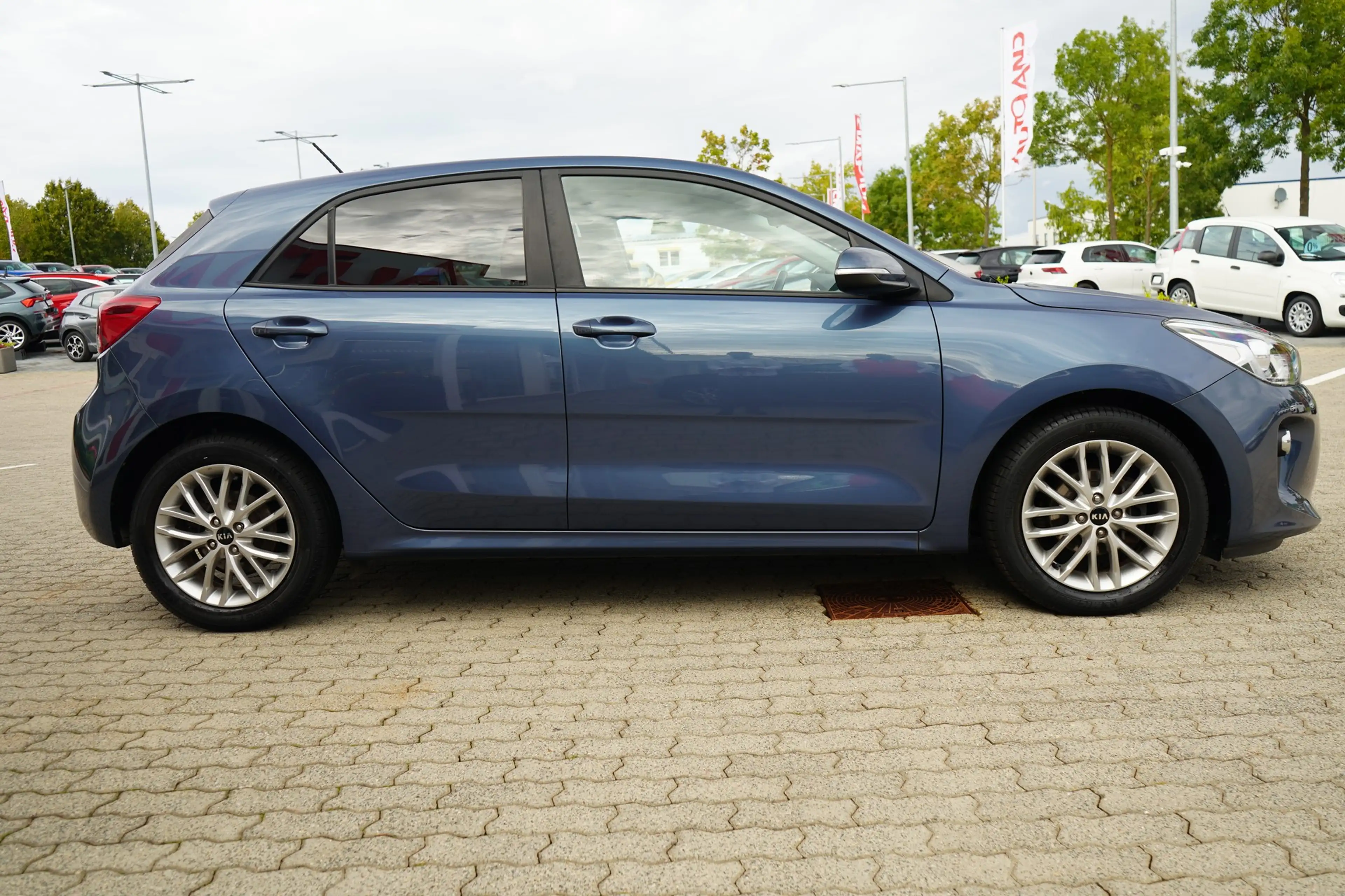 Kia Rio 1.2 Dream Team — photo 3