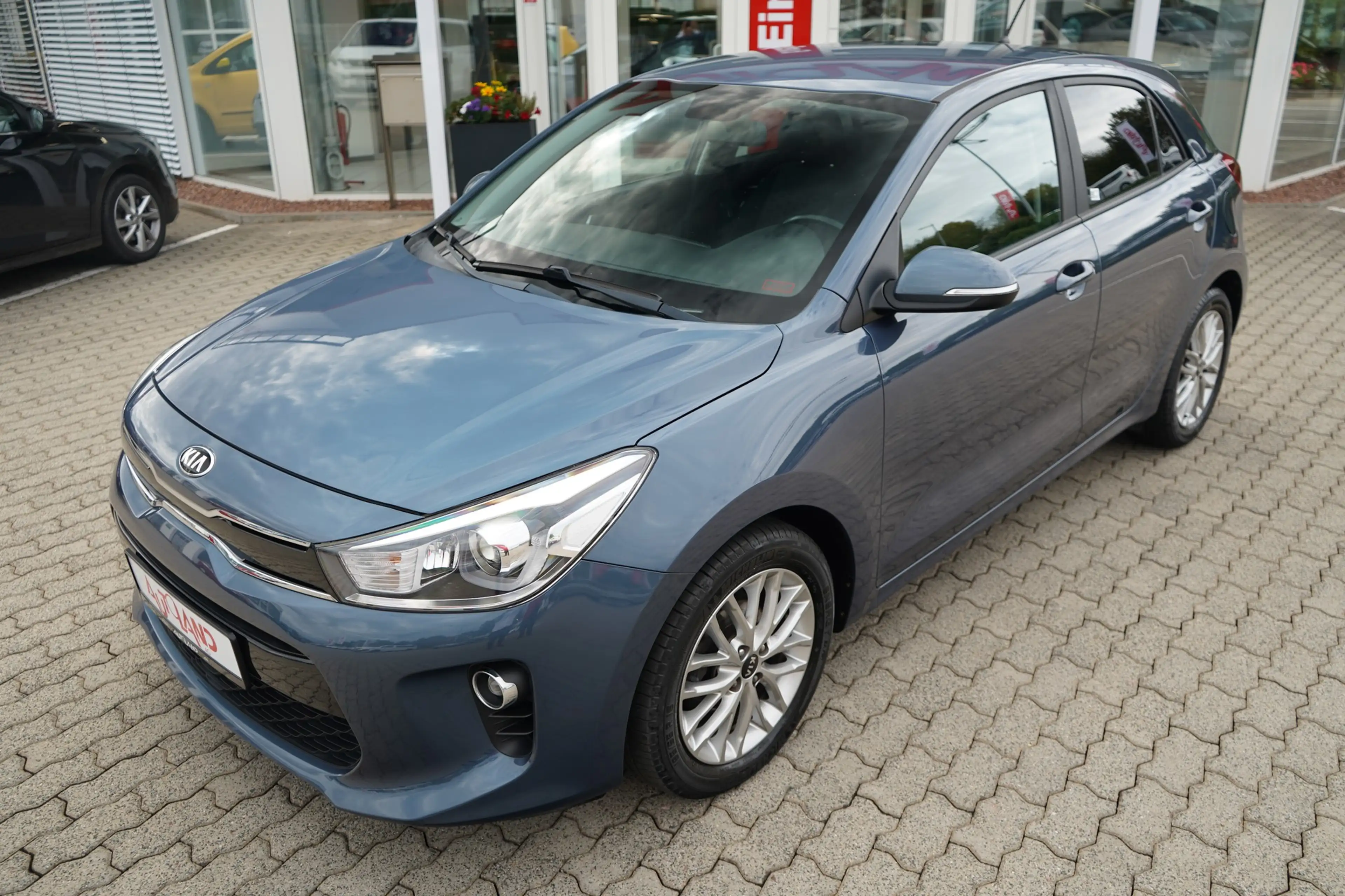 Kia Rio 1.2 Dream Team — photo 11