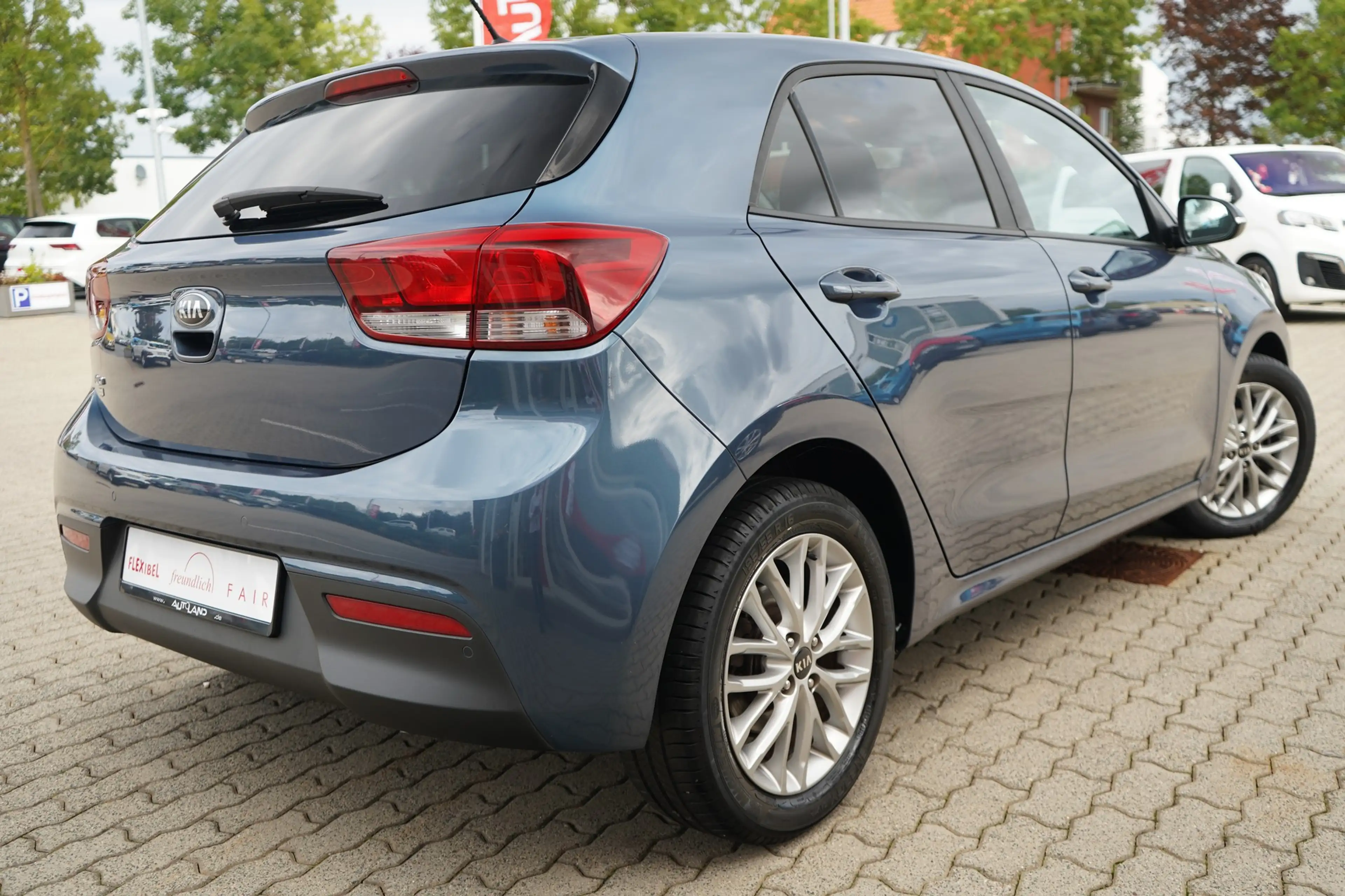 Kia Rio 1.2 Dream Team — photo 13