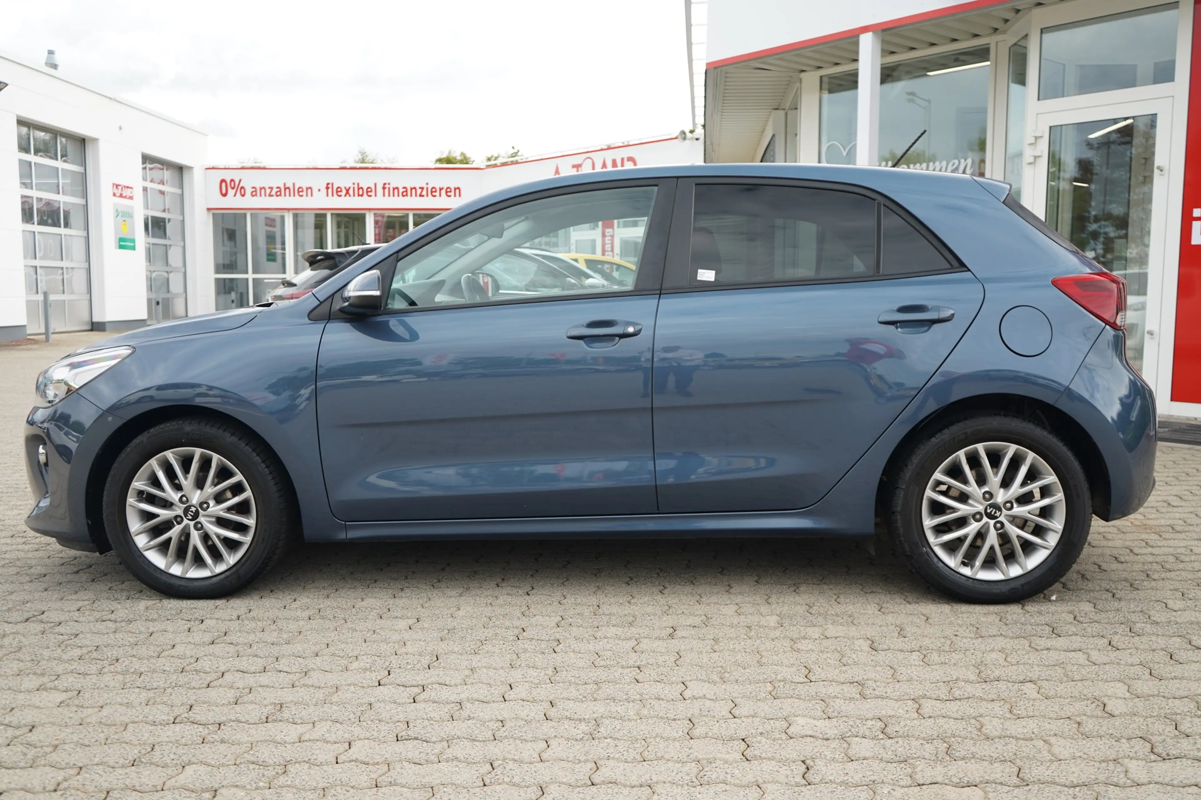Kia Rio 1.2 Dream Team — photo 4