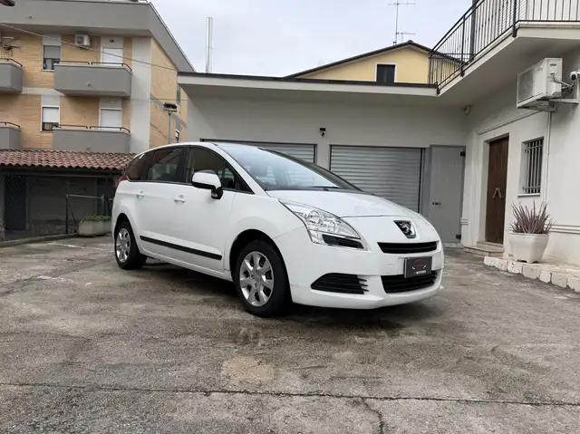 Peugeot 5008 1.6 HDI - 7 Posti