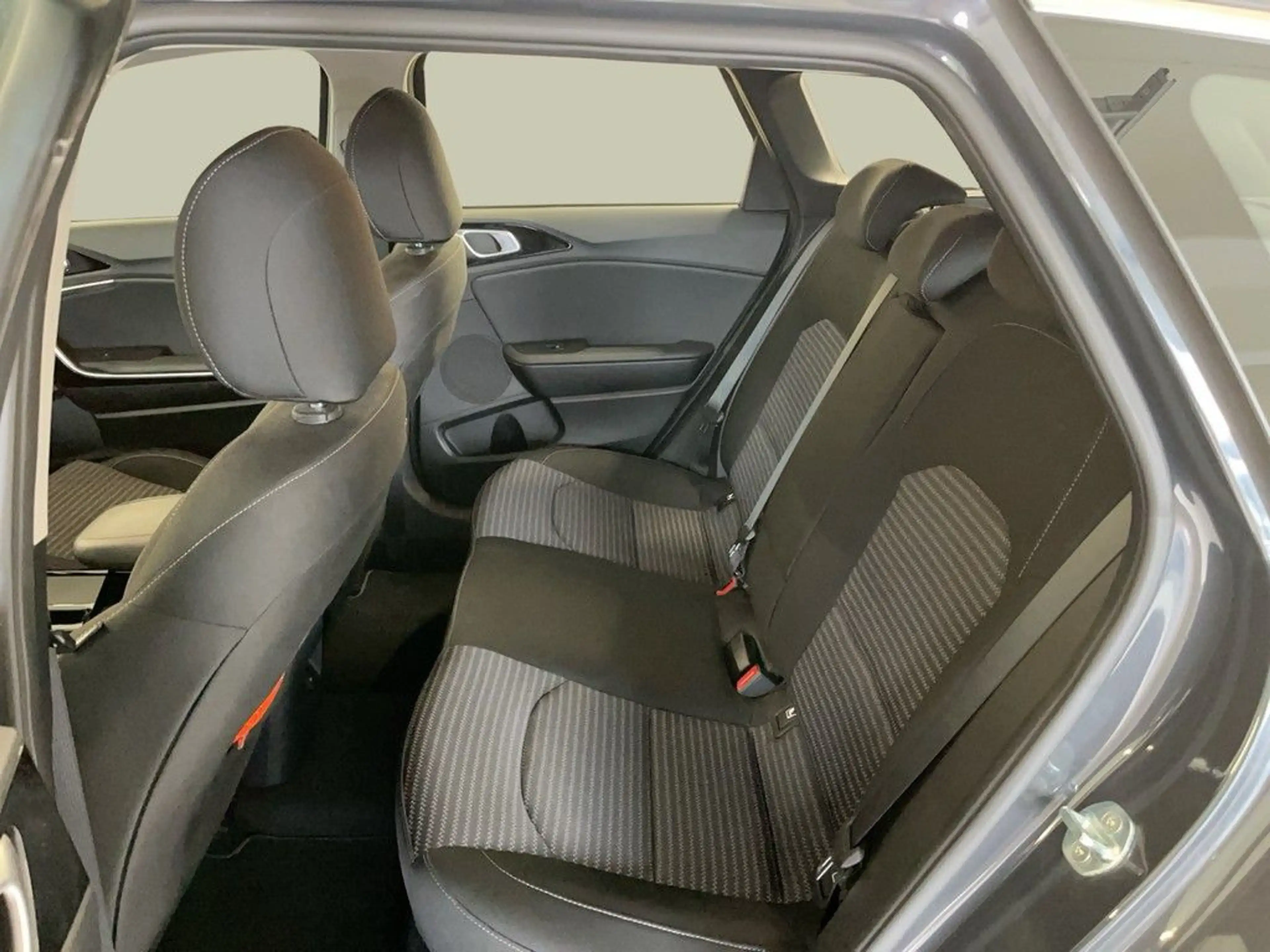 Kia Ceed SW / cee'd SW Ceed Sportswagon 1.5 T-GDI Spirit LED SHZ PDC Rü — photo 12