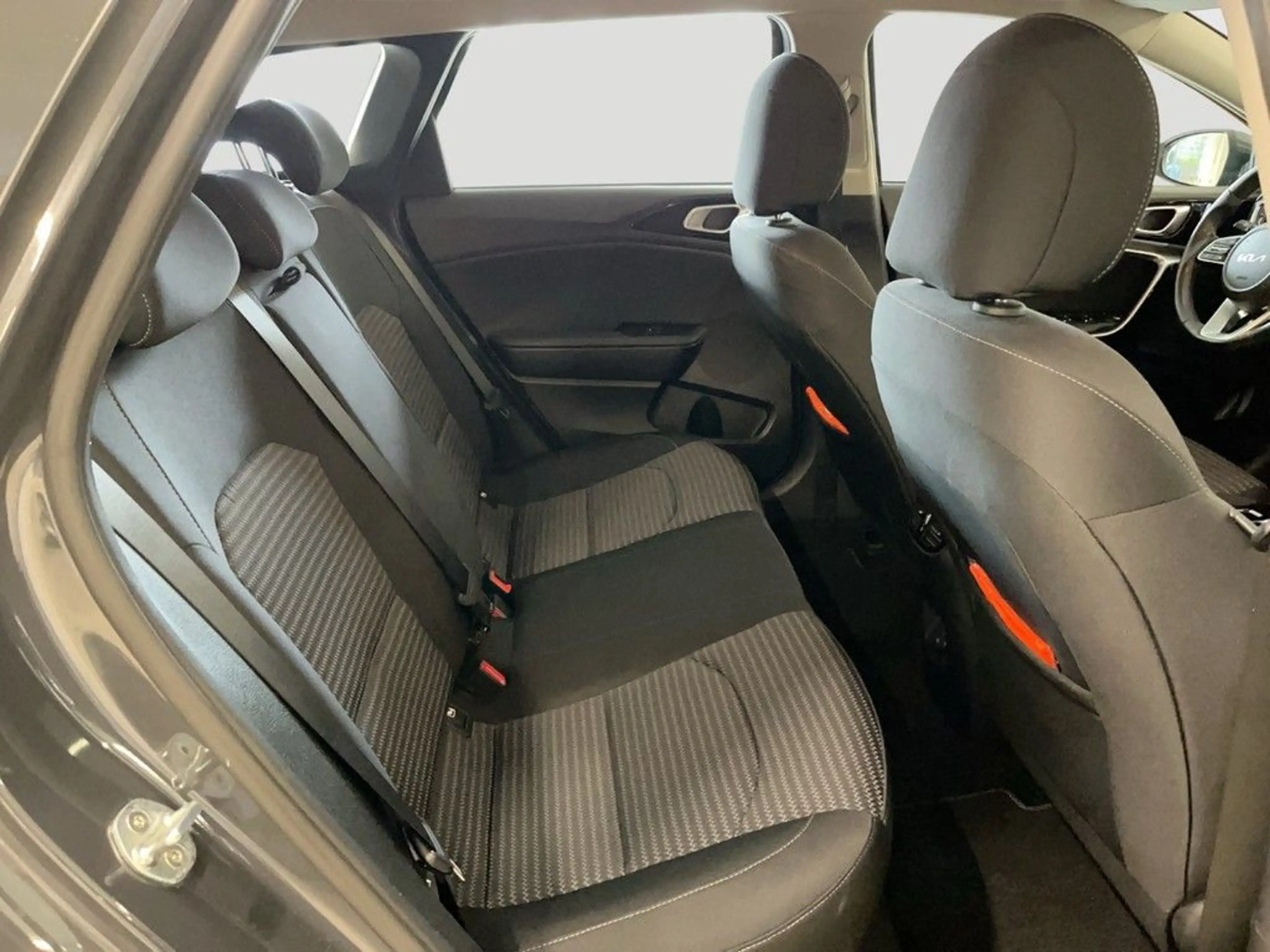 Kia Ceed SW / cee'd SW Ceed Sportswagon 1.5 T-GDI Spirit LED SHZ PDC Rü — photo 14