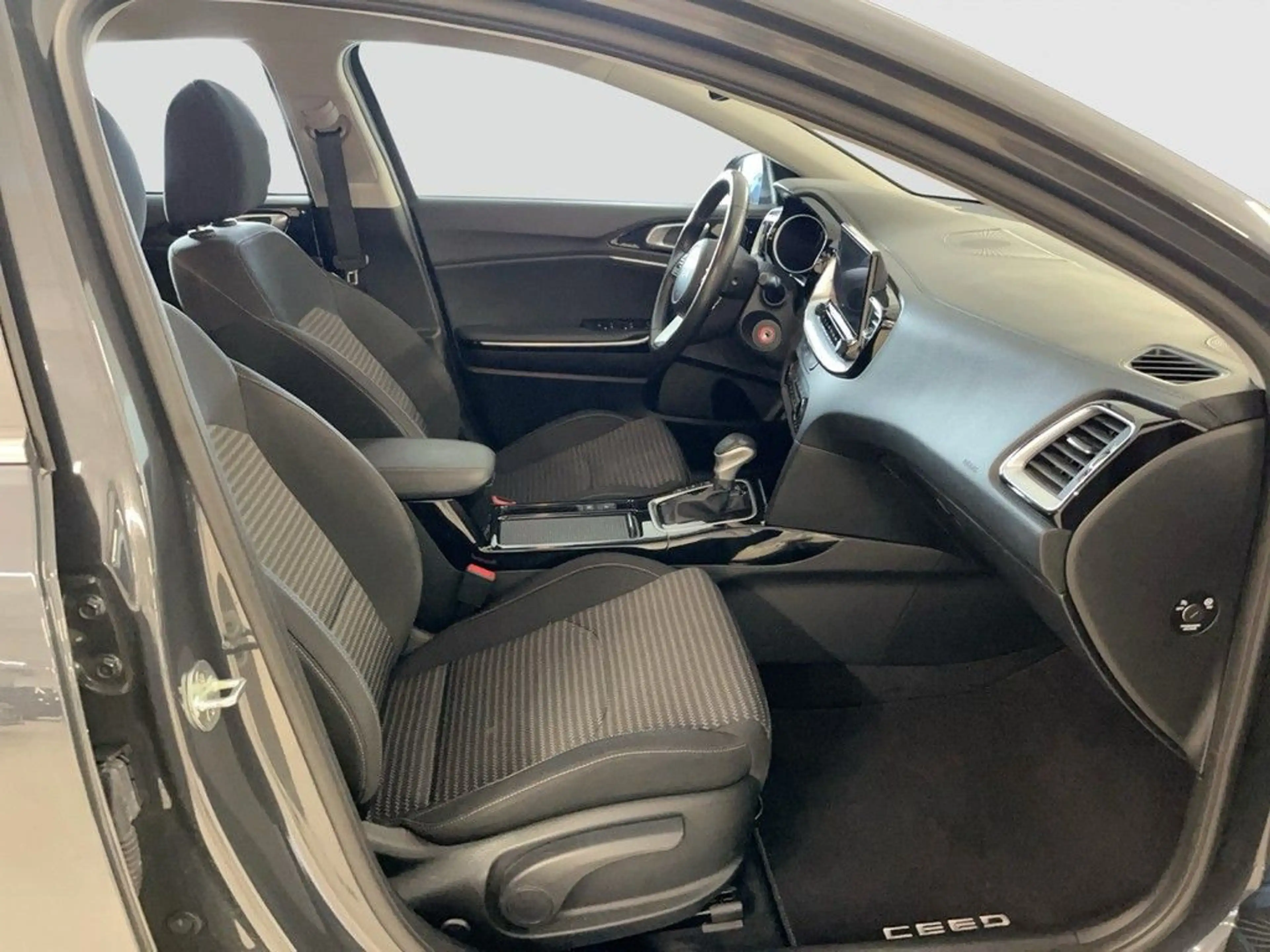 Kia Ceed SW / cee'd SW Ceed Sportswagon 1.5 T-GDI Spirit LED SHZ PDC Rü — photo 15