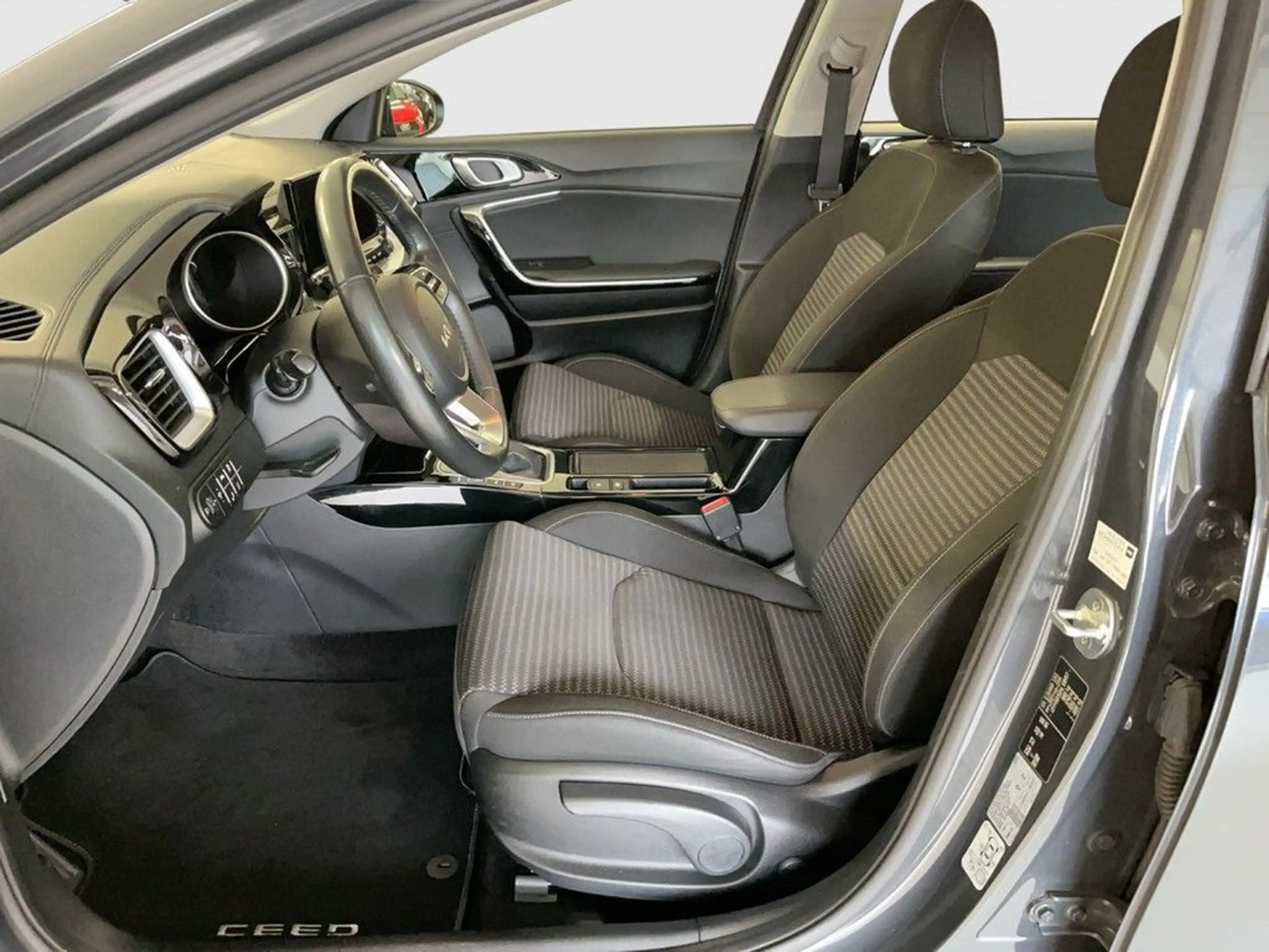 Kia Ceed SW / cee'd SW Ceed Sportswagon 1.5 T-GDI Spirit LED SHZ PDC Rü — photo 11