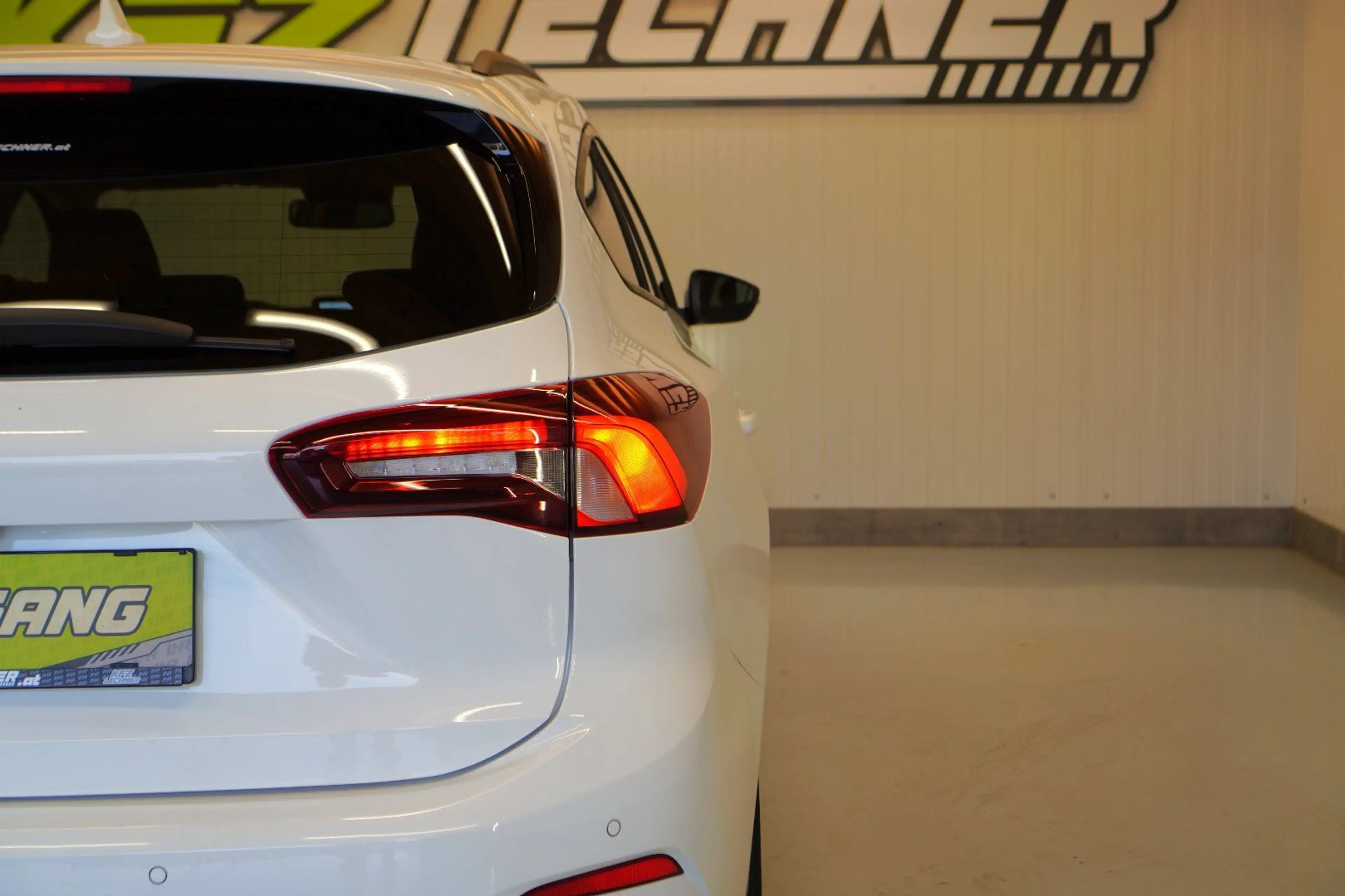 Ford Focus Turnier 1.5 EcoBl. "SITZH*NAVI*LED*DAB" — photo 6