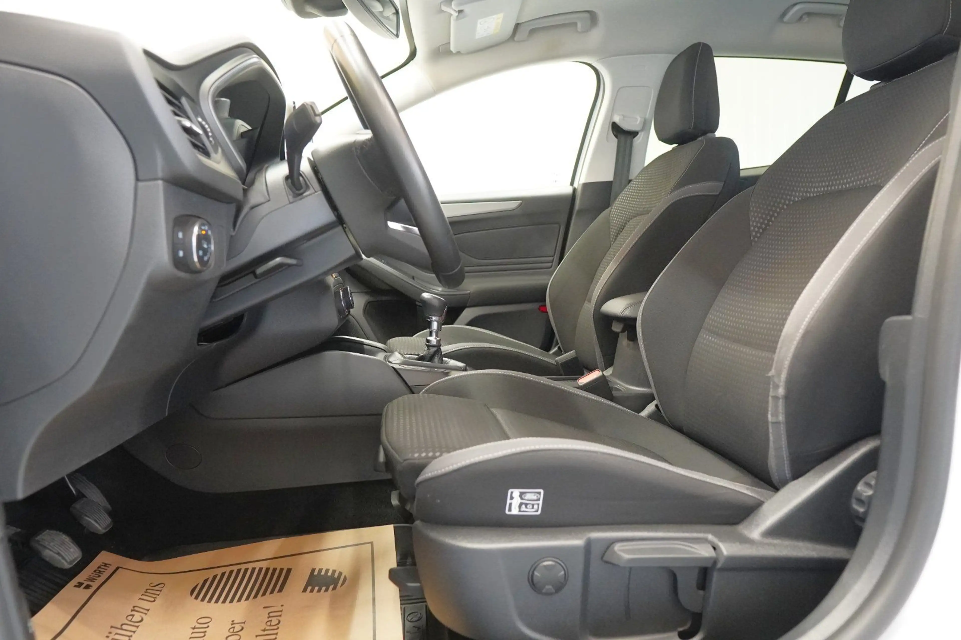 Ford Focus Turnier 1.5 EcoBl. "SITZH*NAVI*LED*DAB" — photo 15