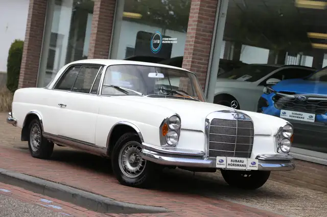 Mercedes-Benz 220 W111 220SE COUPE