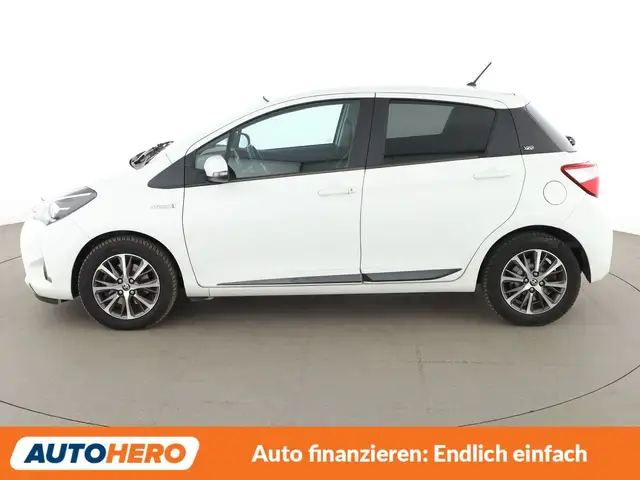 Toyota Yaris view 3