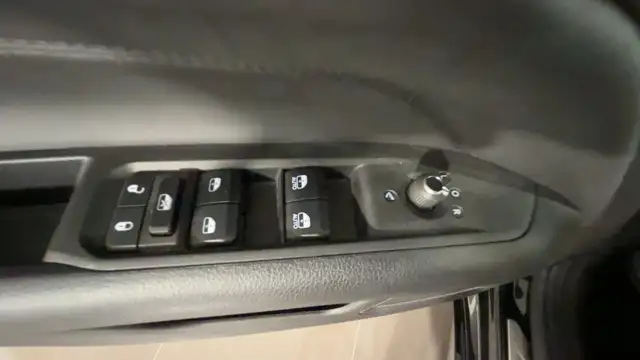 Jeep Compass view 18