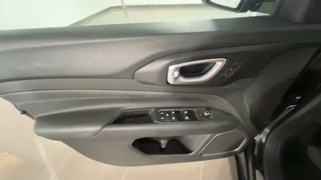 Jeep Compass view 17