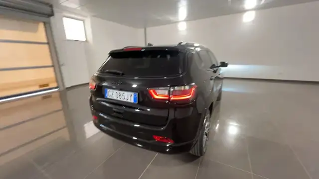 Jeep Compass view 4