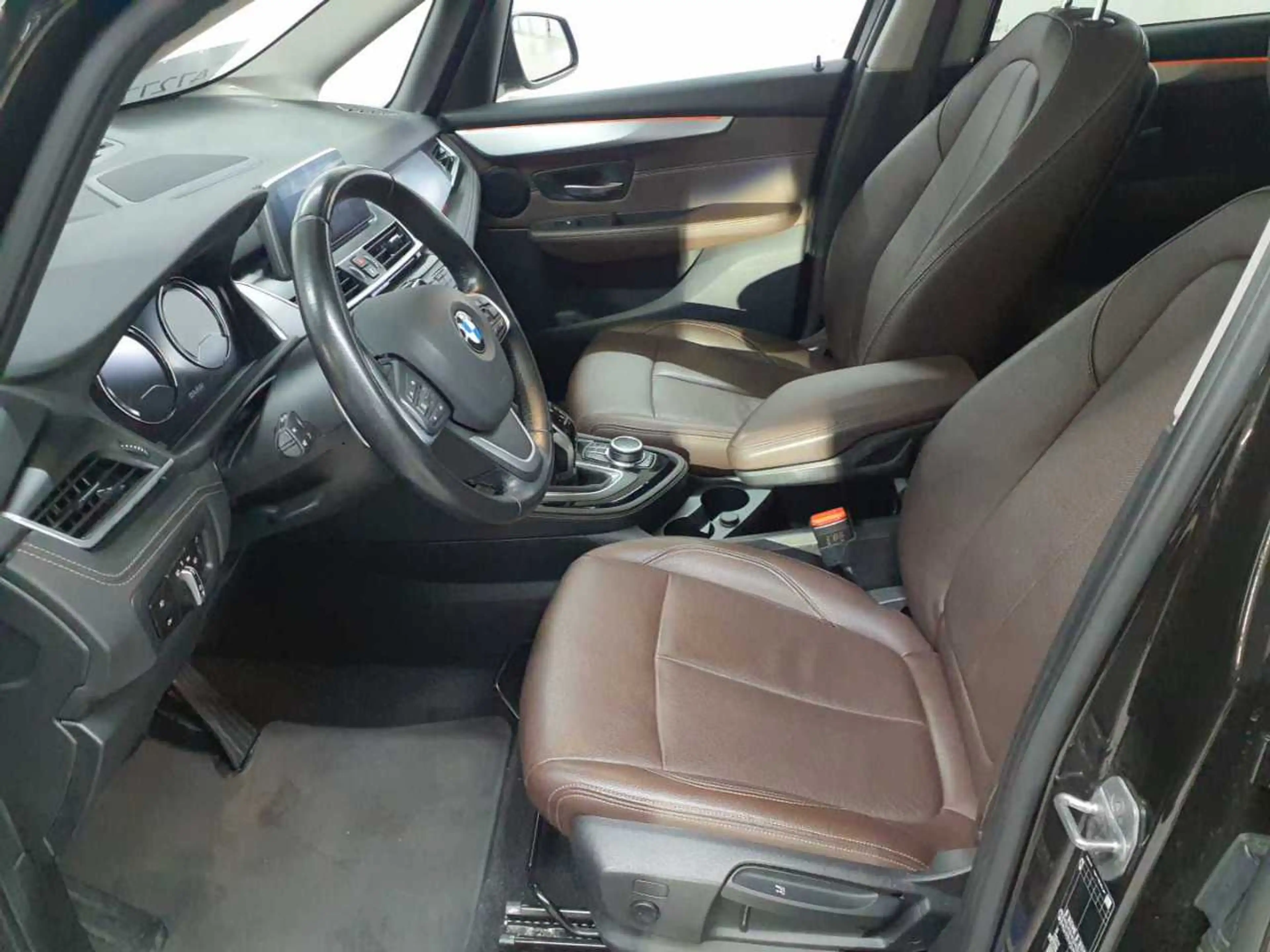 BMW 220 220d Gran Tourer Aut. Luxury Navi AHK Pano — photo 7