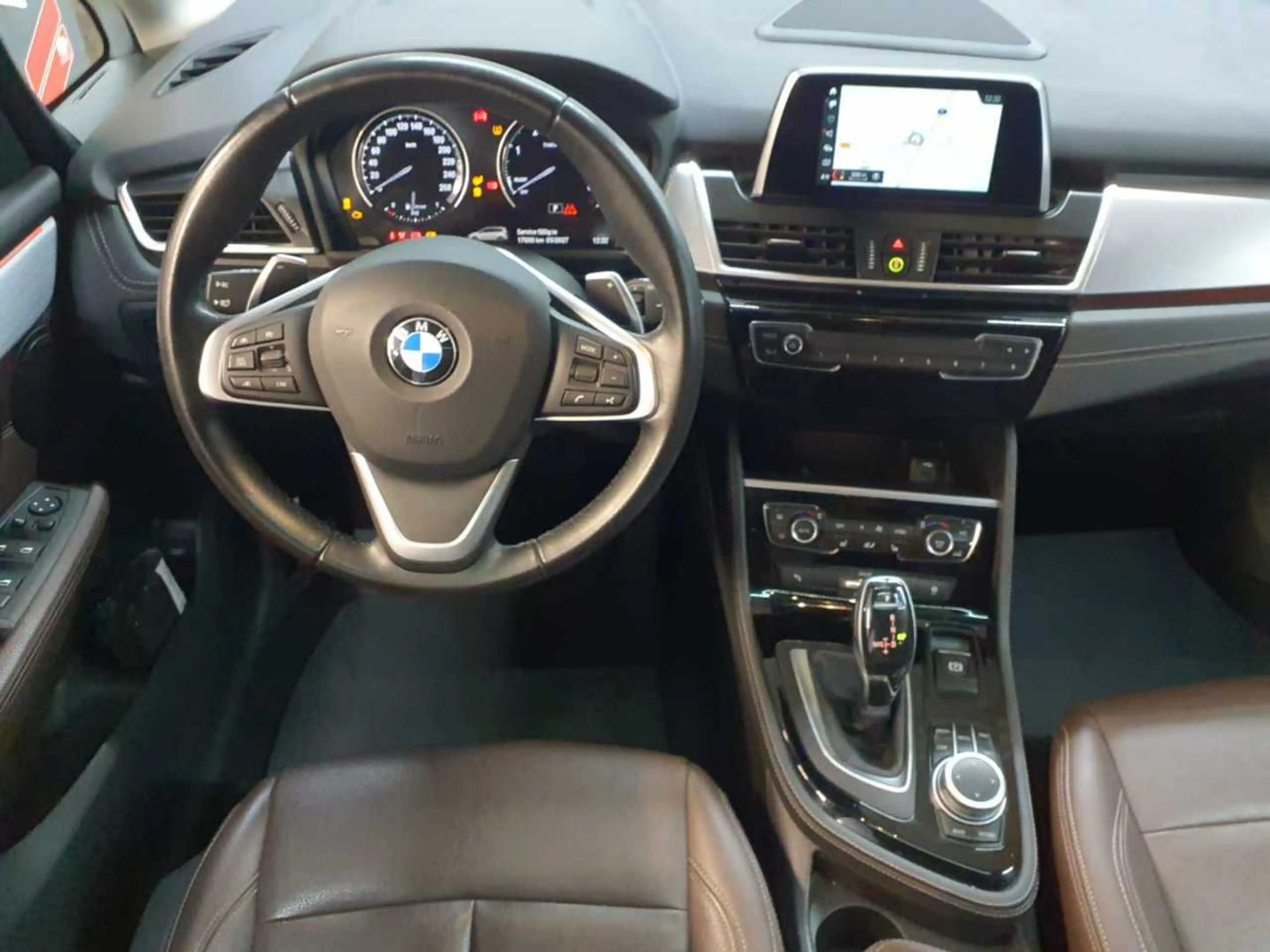 BMW 220 220d Gran Tourer Aut. Luxury Navi AHK Pano — photo 9