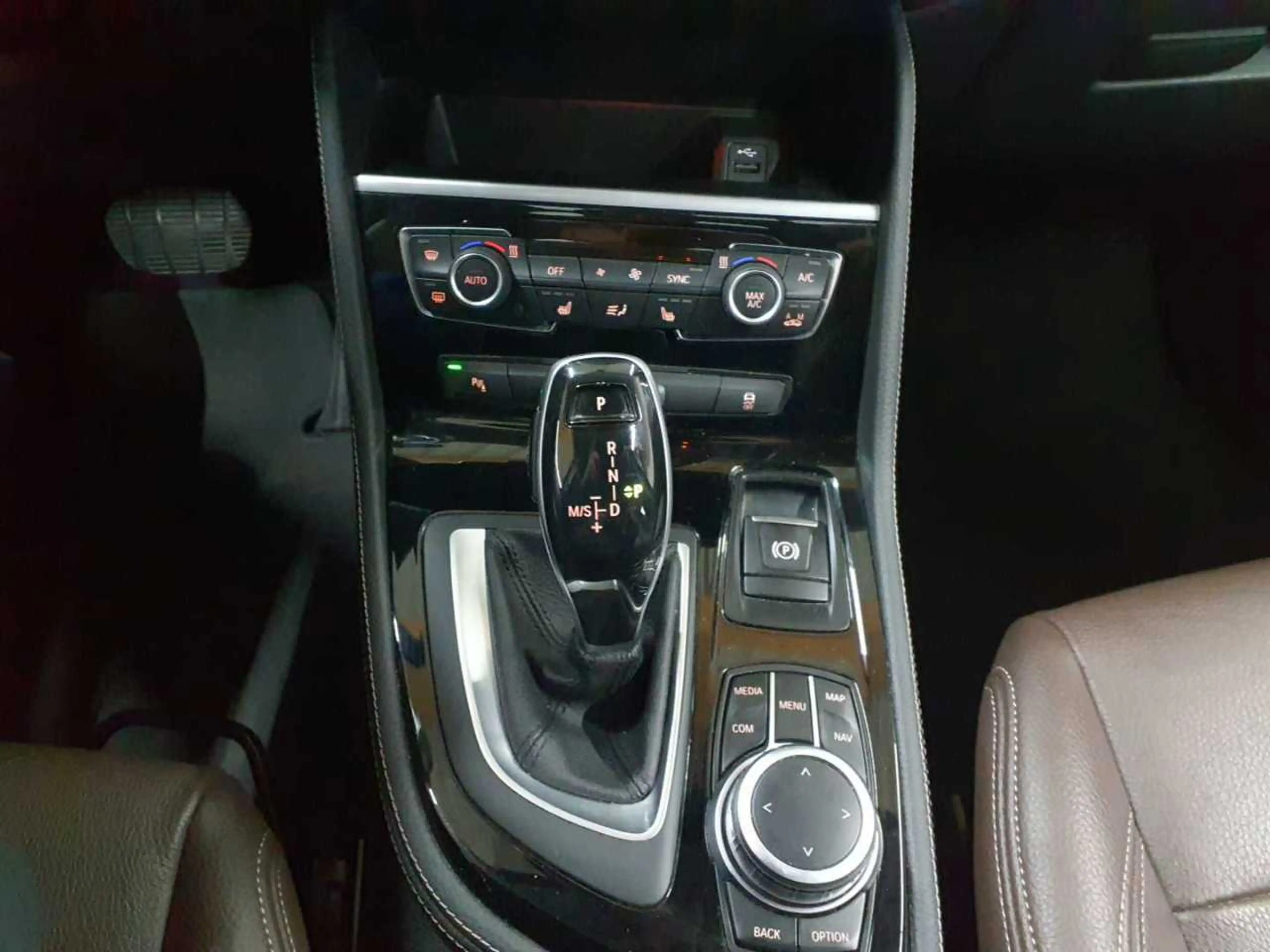 BMW 220 220d Gran Tourer Aut. Luxury Navi AHK Pano — photo 10