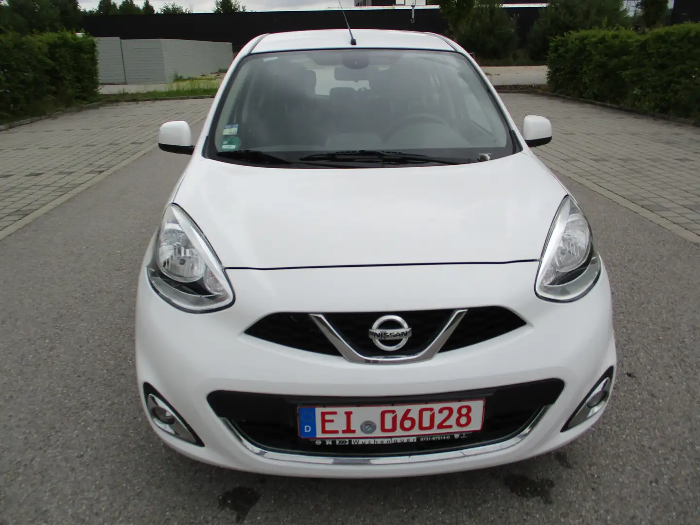 Nissan Micra Acenta 1.Hand Automatik EURO 6 Weiß - 2