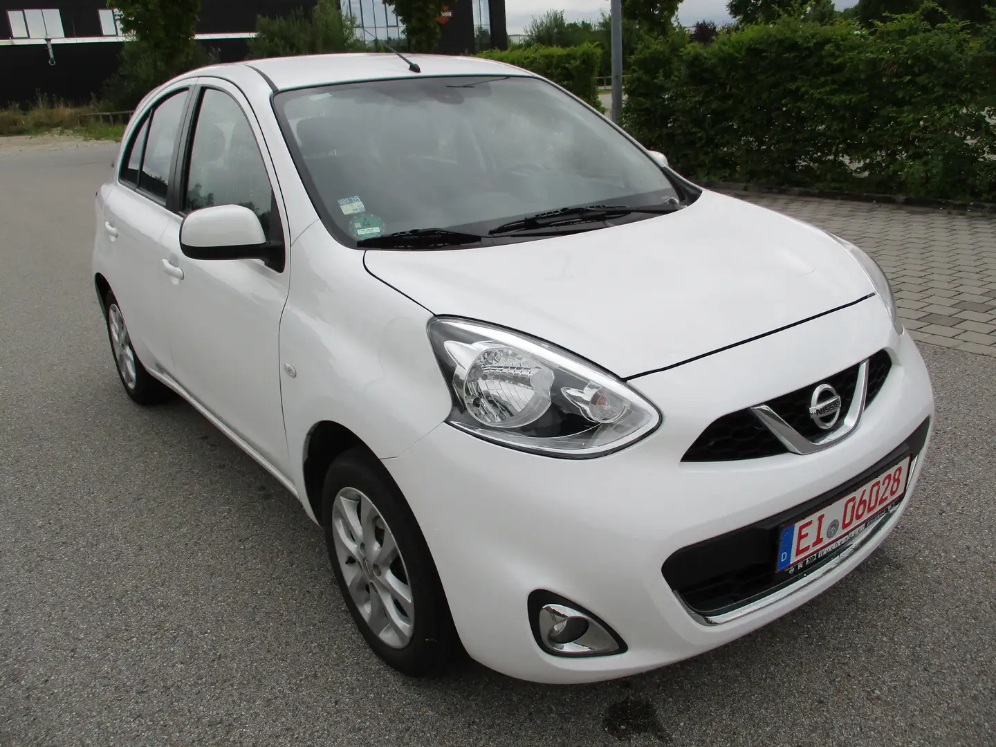Nissan Micra Acenta 1.Hand Automatik EURO 6 Weiß - 1