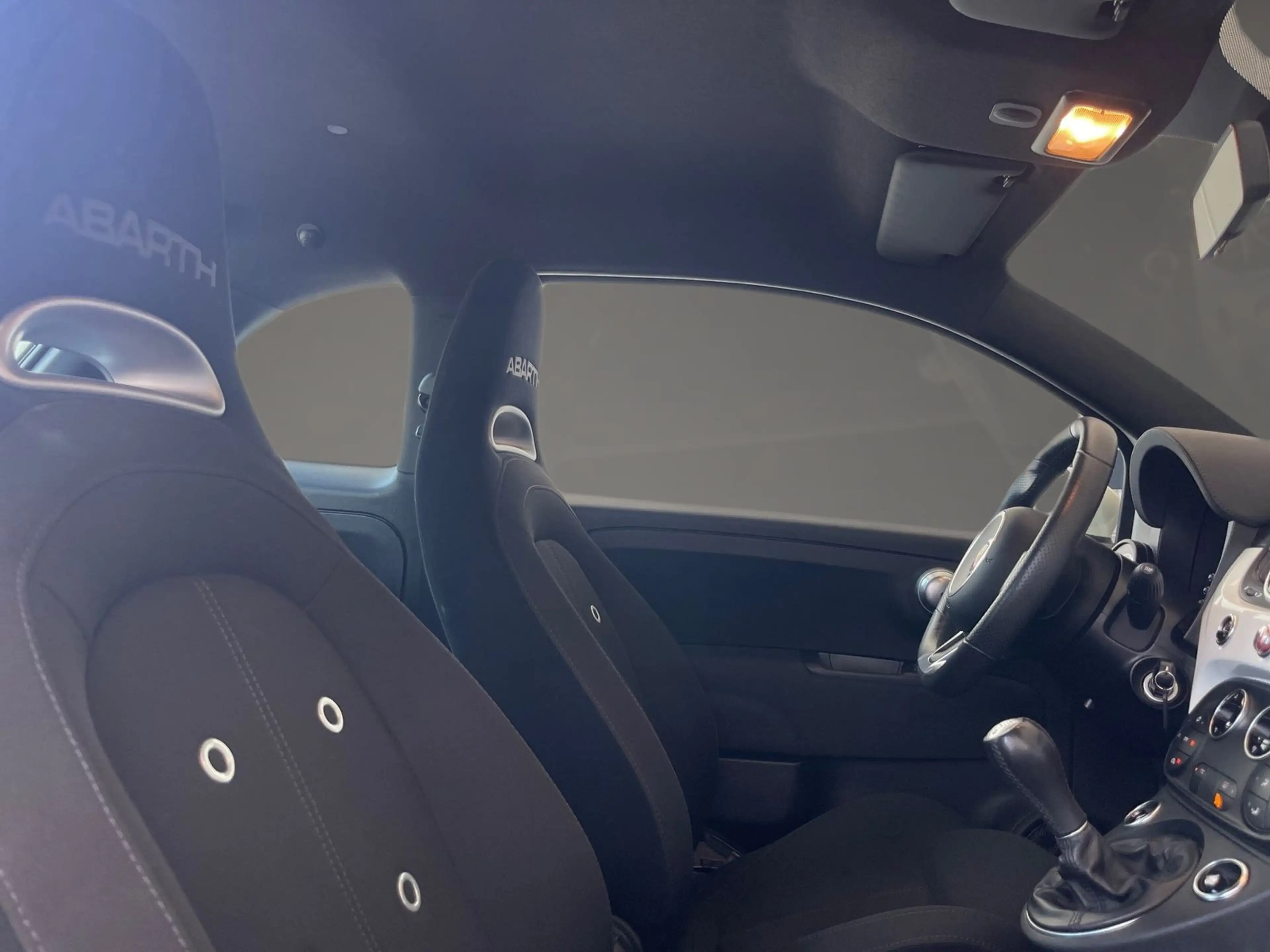 Abarth 595 145 PS TFT PDC Klimaautomatik — photo 13