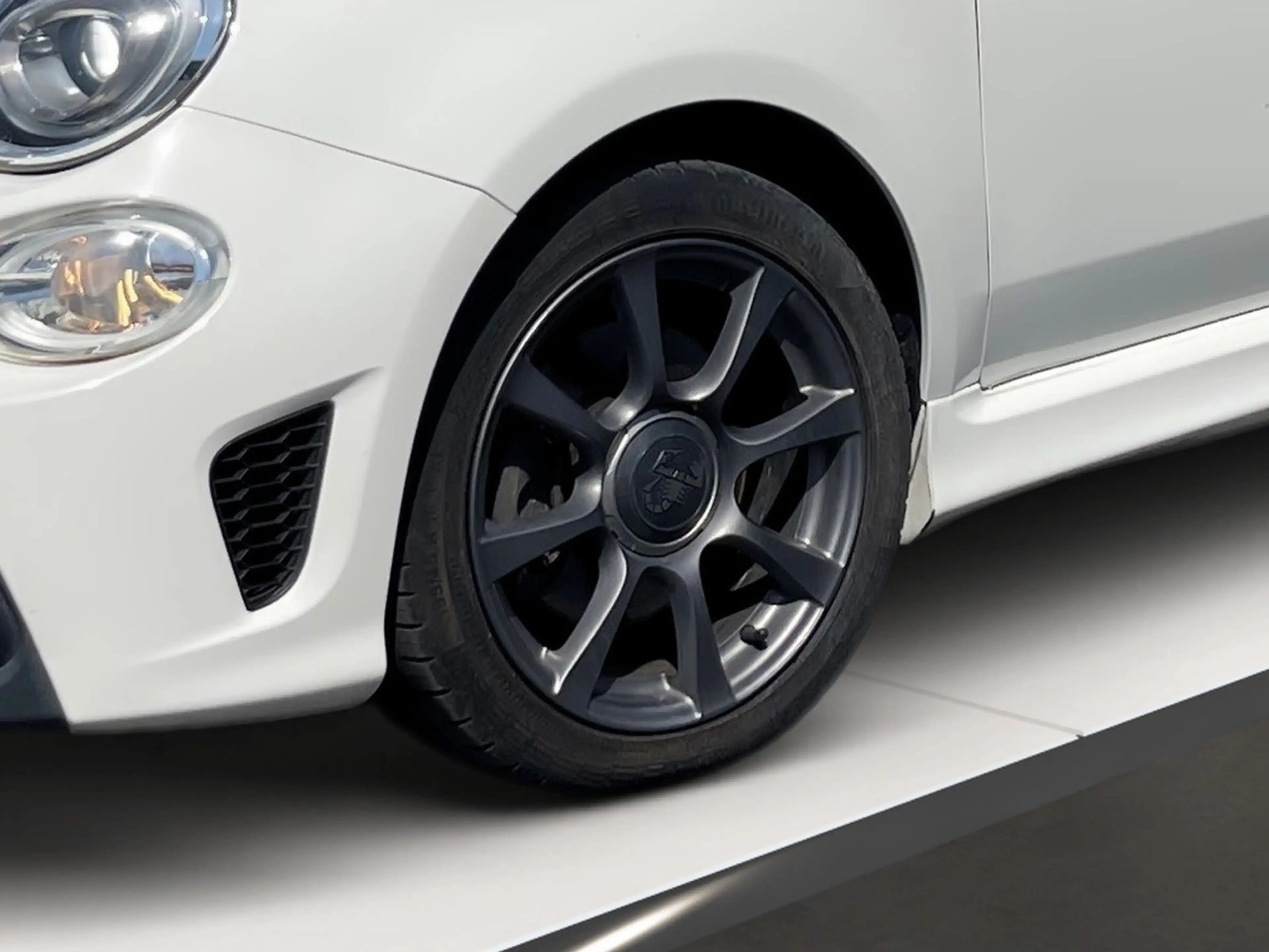 Abarth 595 145 PS TFT PDC Klimaautomatik — photo 8