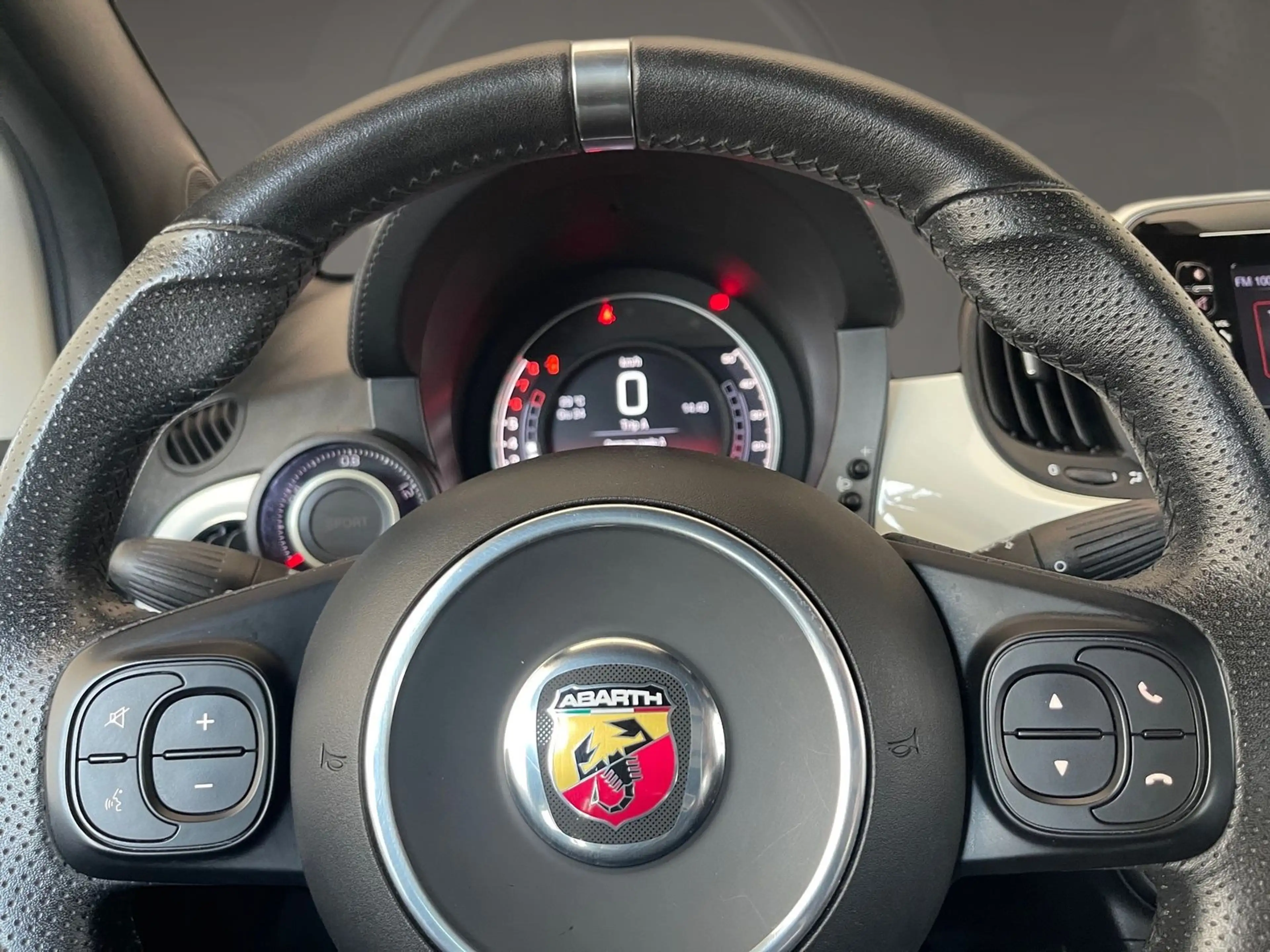 Abarth 595 145 PS TFT PDC Klimaautomatik — photo 11