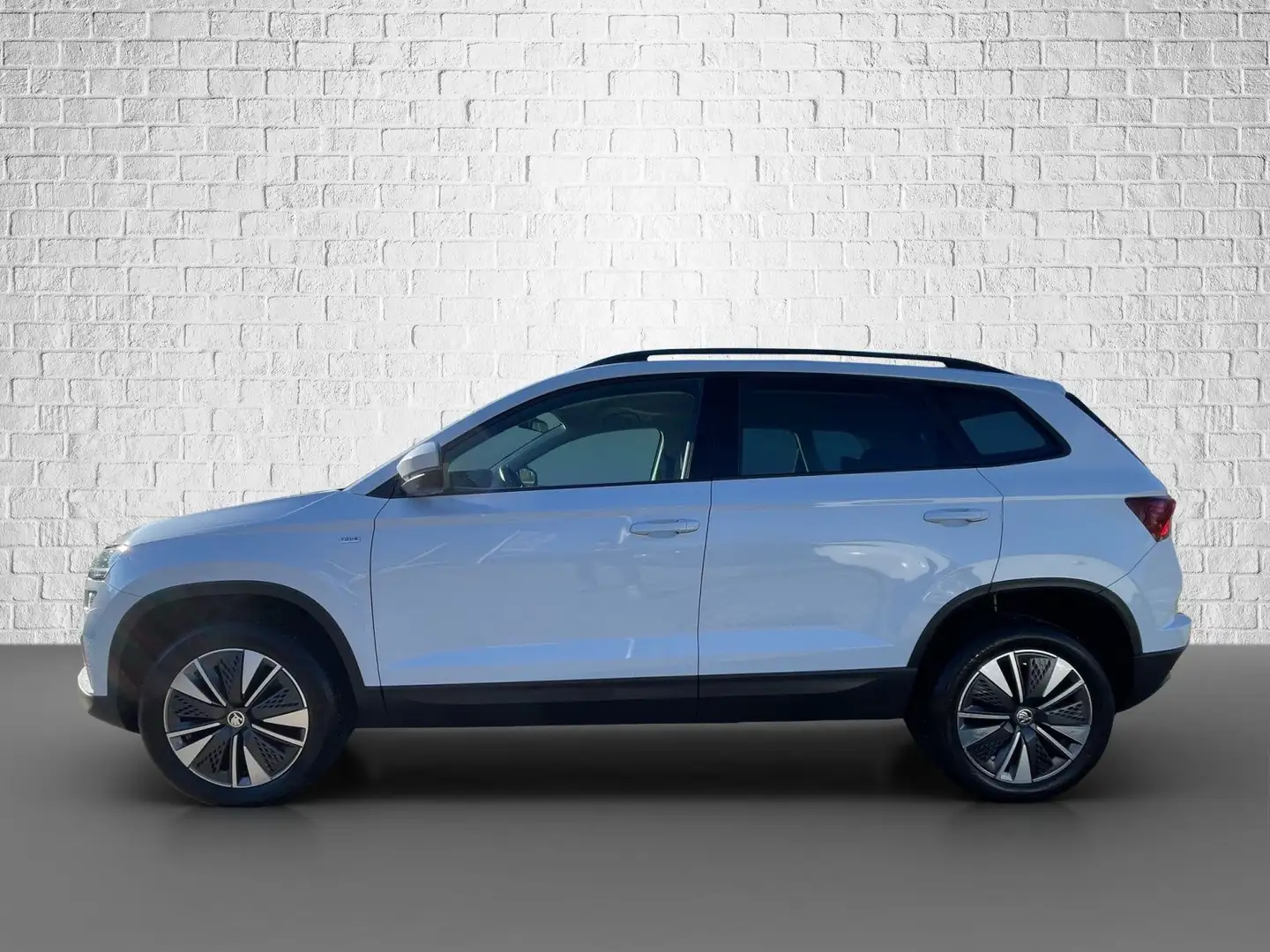 Skoda Karoq 2.0 TDI SCR DSG Tour LED Temp. RFK Weiß - 2