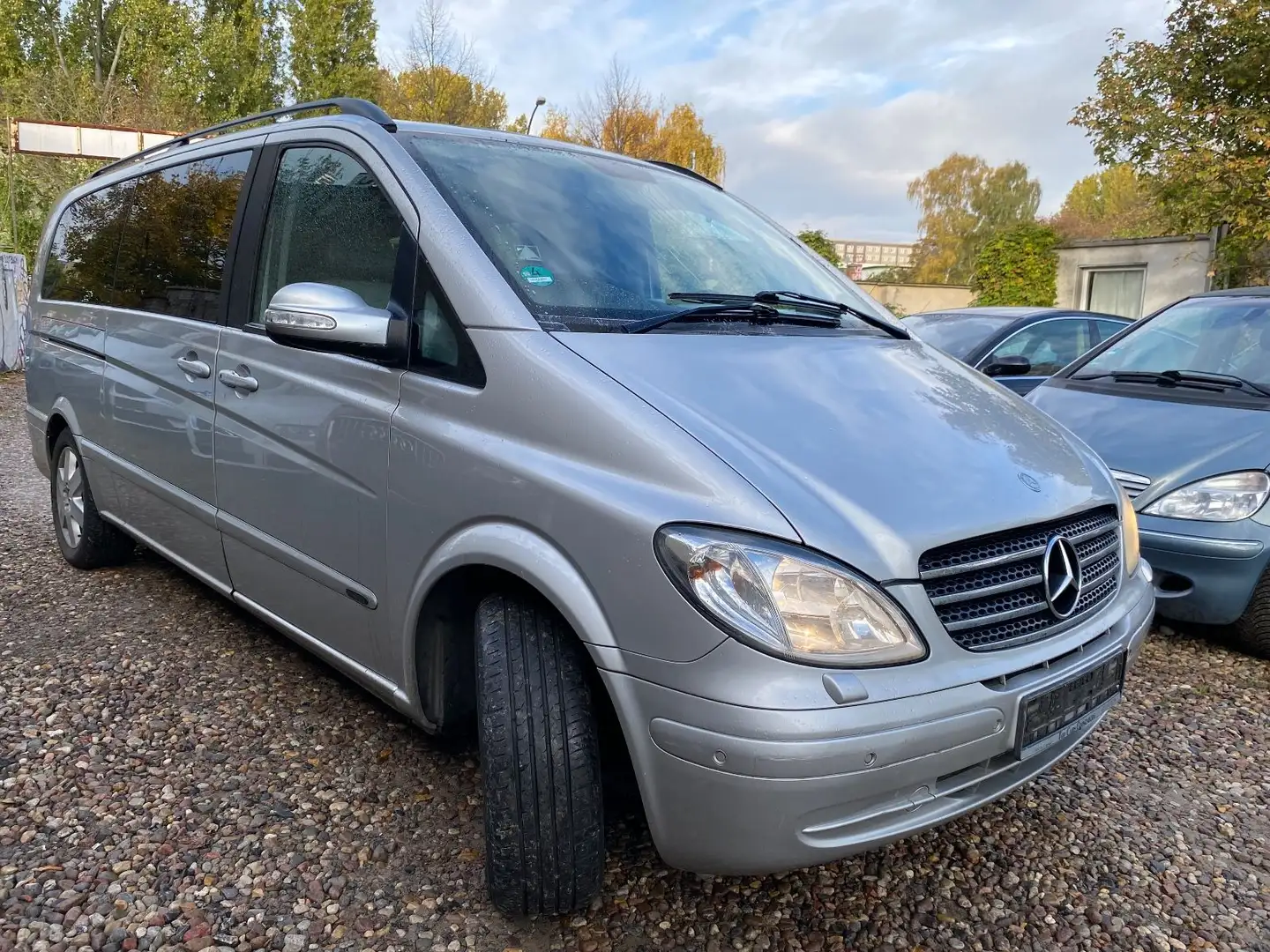 Mercedes-Benz Viano 2.2 CDI extralang Silber - 2