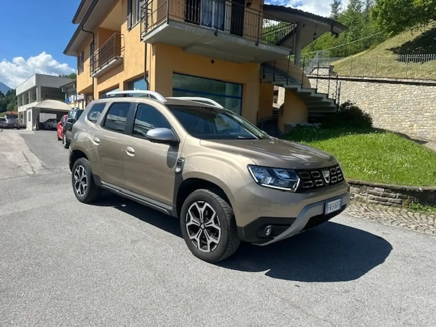 Dacia Duster Duster 1.5 blue dci PRESTIGE 4x4 115cv Gris - 1