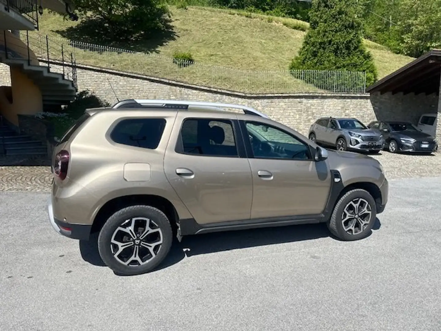 Dacia Duster Duster 1.5 blue dci PRESTIGE 4x4 115cv Gris - 2
