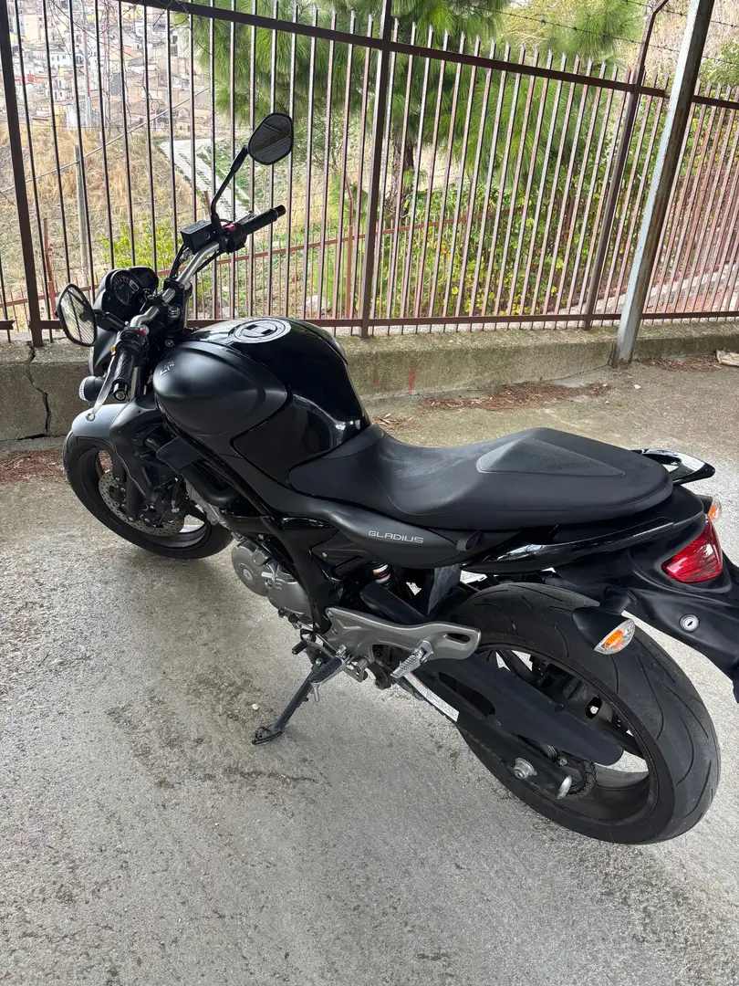 Suzuki Gladius 650 Чорний - 2