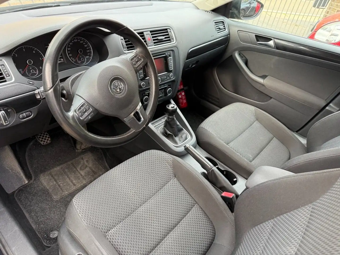 Volkswagen Jetta 1.6 CR TDi Comfortline  CLIM/NAVI/147000km Zwart - 2