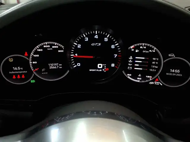 Porsche Cayenne view 11
