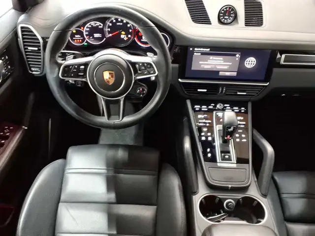 Porsche Cayenne view 10