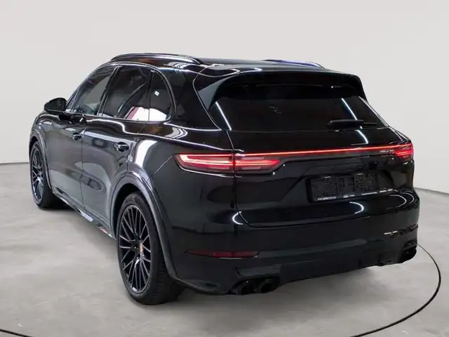 Porsche Cayenne view 5