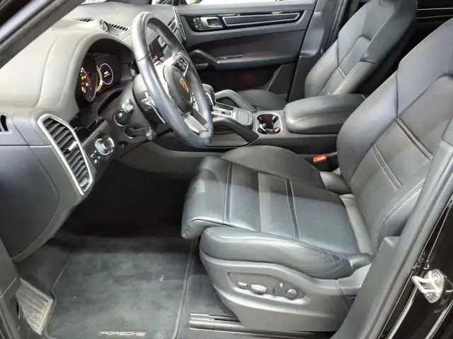 Porsche Cayenne view 7