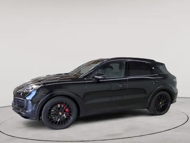 Porsche Cayenne view 6