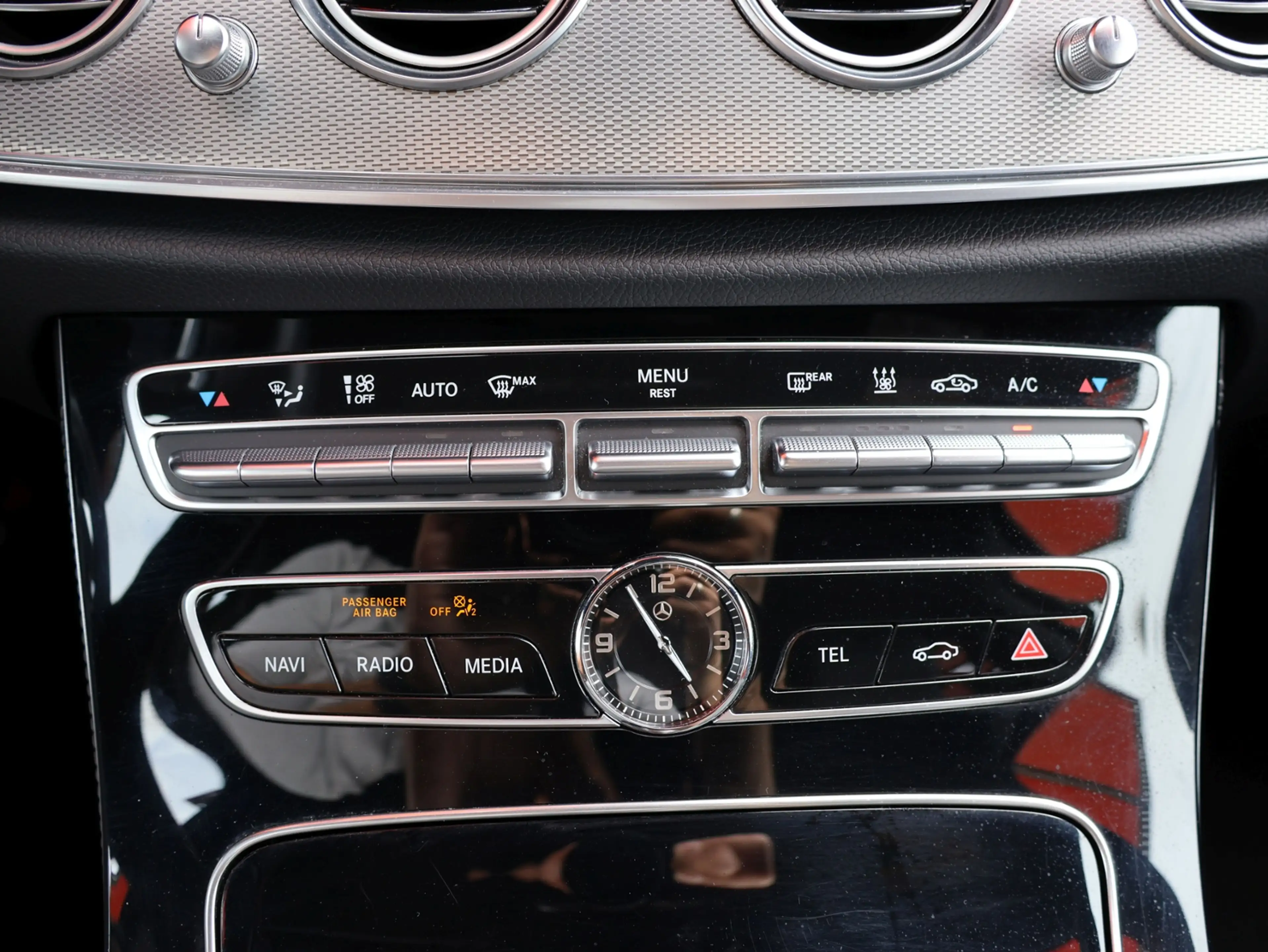 Mercedes-Benz E 450 4Matic AMG Night 360° Widescreen Burmester — photo 11