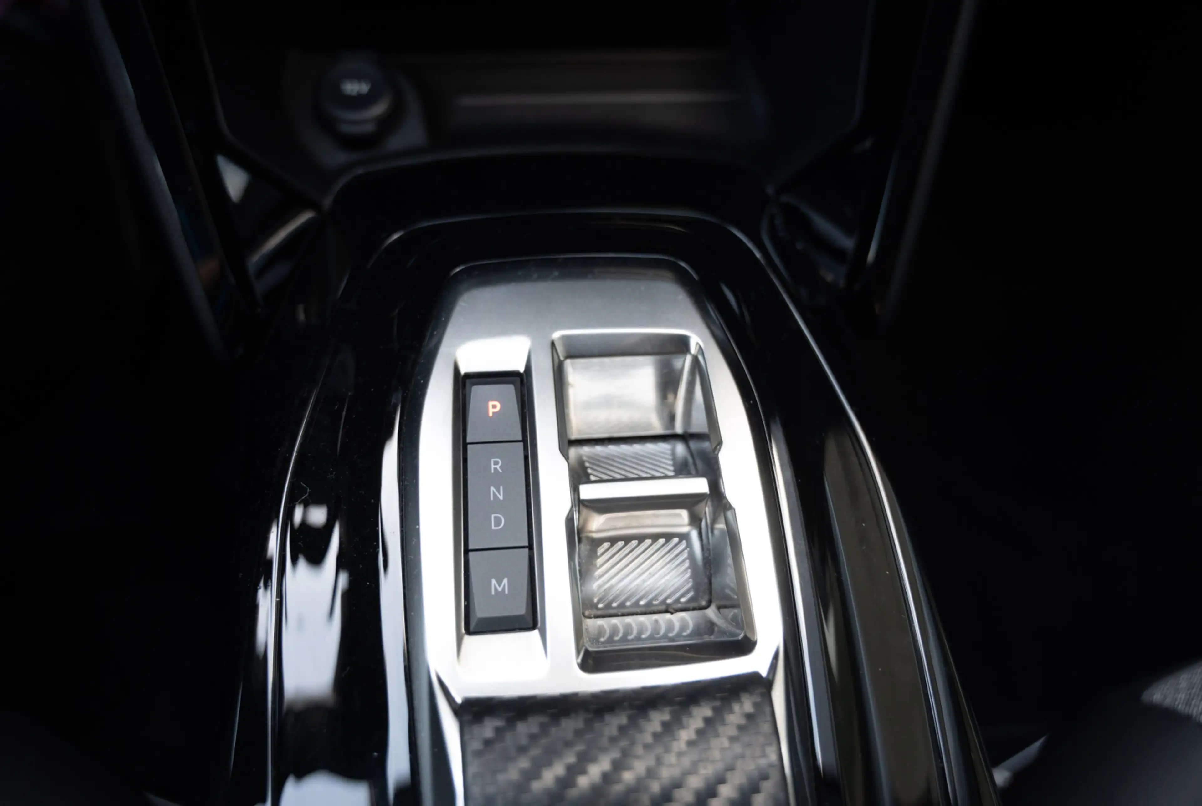 Peugeot 208 Allure Hybrid 100 e-DSC6 *DRIVE-ASSIST-PAKET*MIRRORSCREEN* — photo 11