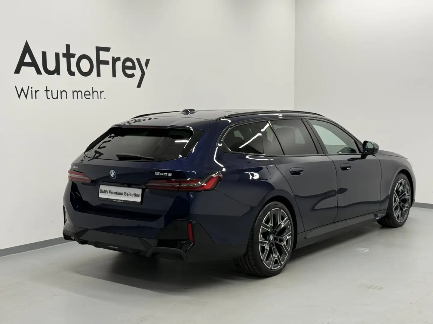 BMW 530 e xDrive Blau - 2