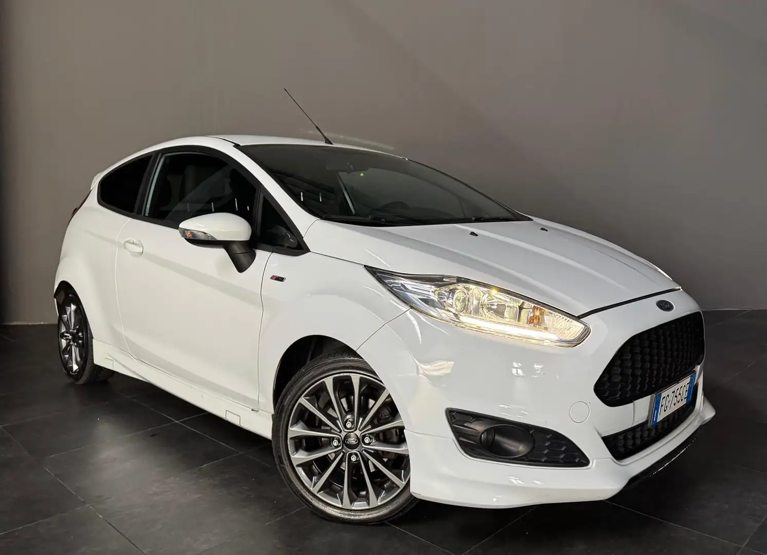 Ford Fiesta 3p 1.5 tdci ST-line ADATTA A NEOPATENTATI (EURO 6) - 1