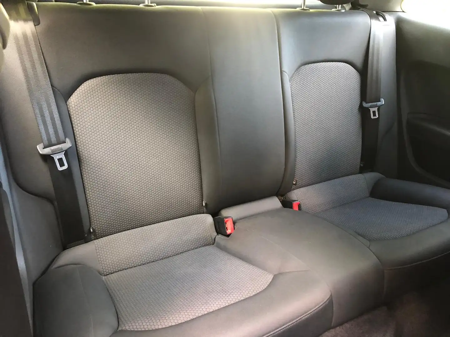 Audi A1 A1 1.6 TDi Ambition Noir - 2