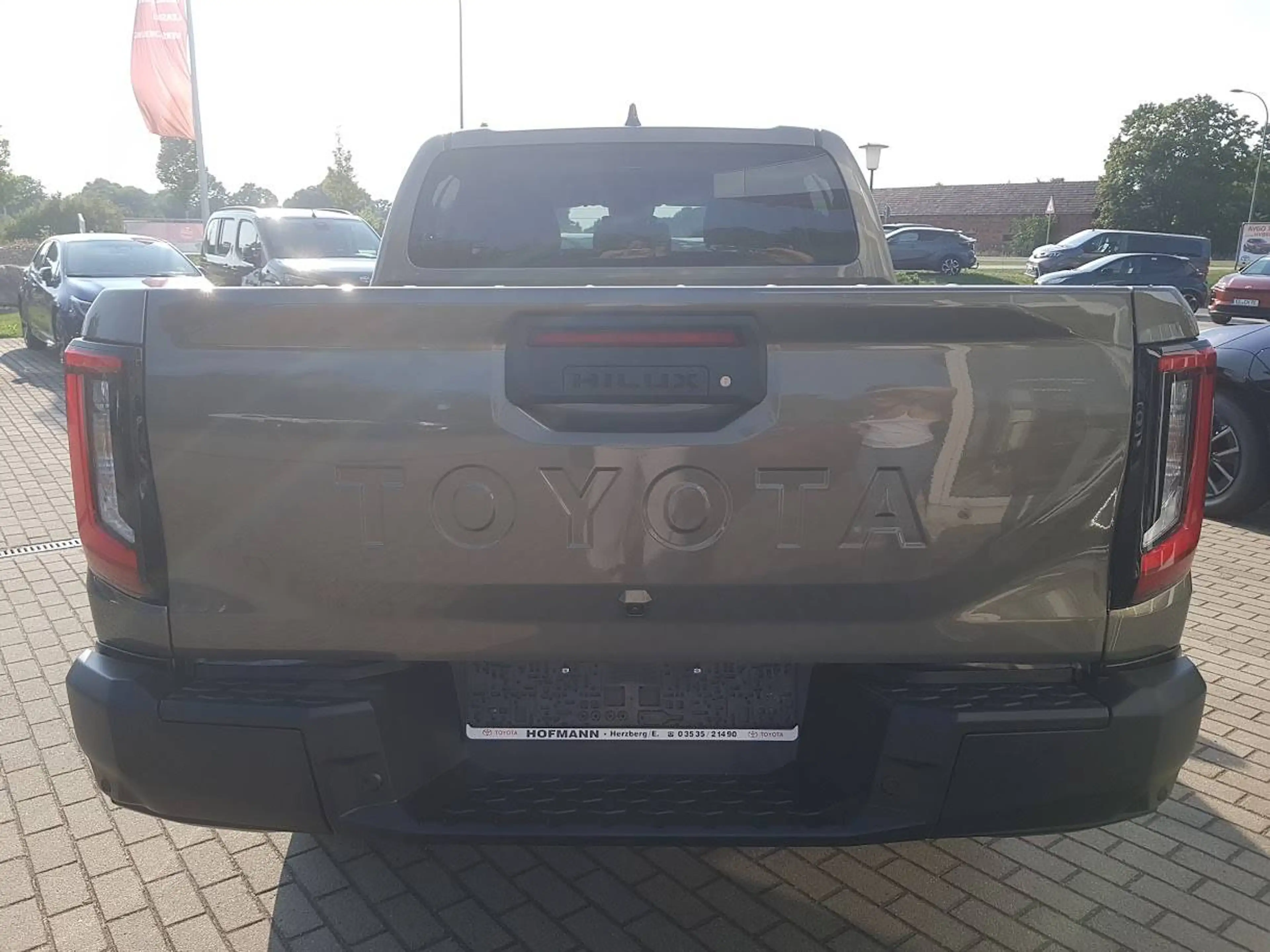 Toyota Hilux Double Cab 4x4 2,8 MildHybrid Automatik - Executive - — photo 5