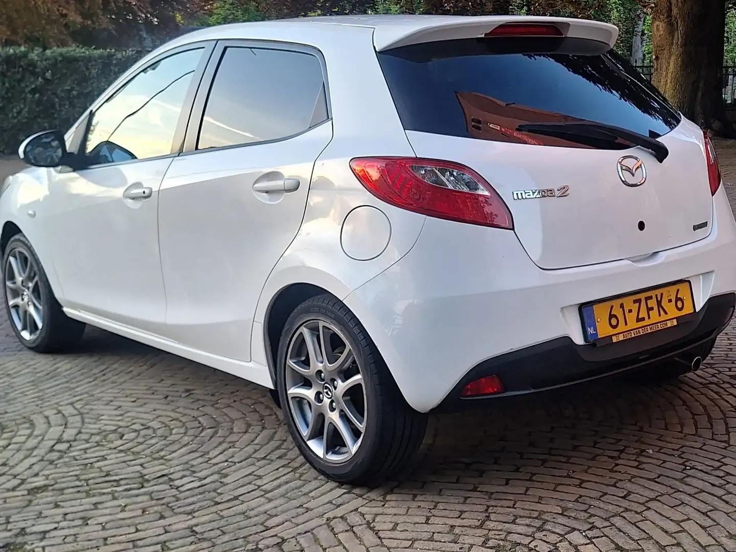 Mazda 2 2 1.3 BIFUEL GT Wit - 2