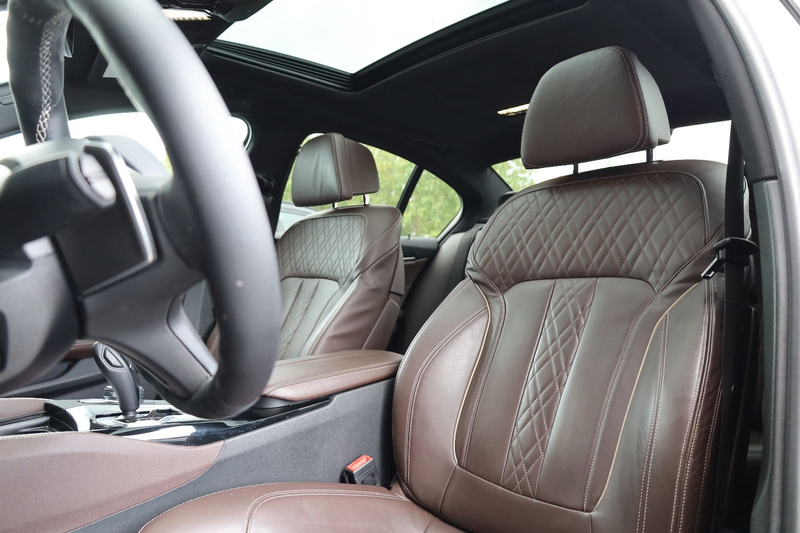 BMW 540 i/SHZ/KAMERA/SBD/HK/TEMP/PDC/LASER/APPLE/R20 — photo 10